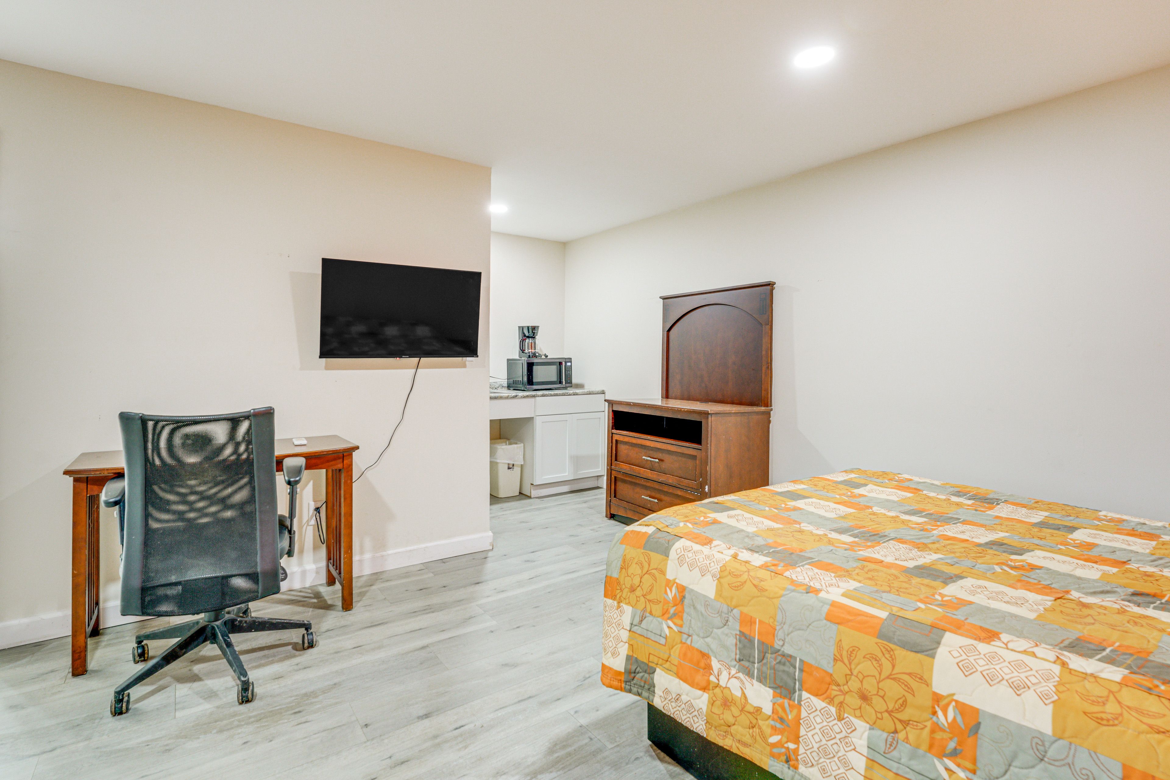 Village of Clarkston Vacation Rental | Studio | 1BA | Step-Free Entry