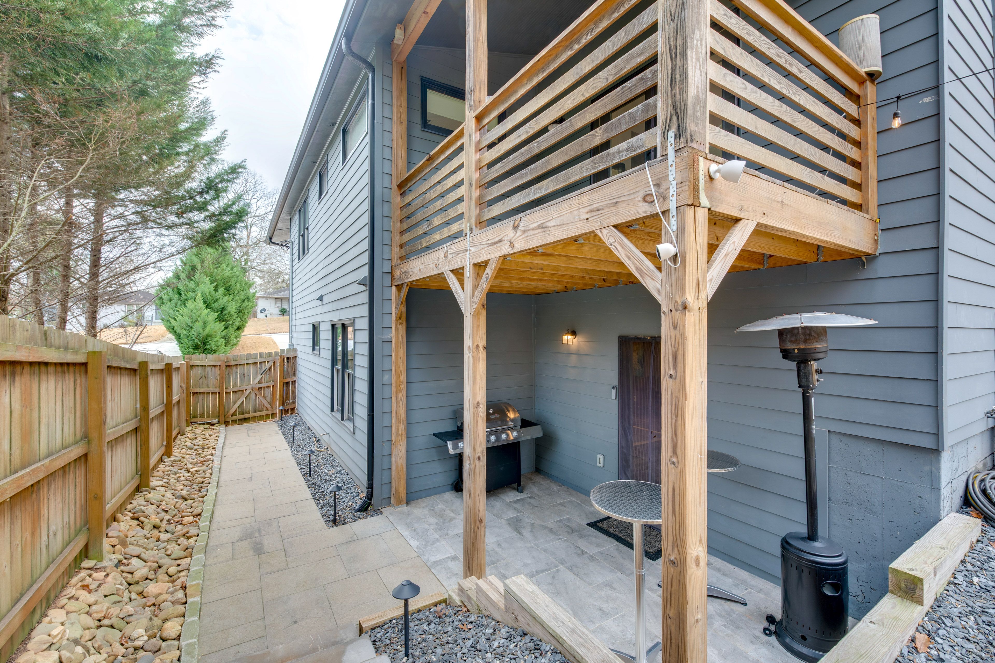 Bar Patio | Gas Grill