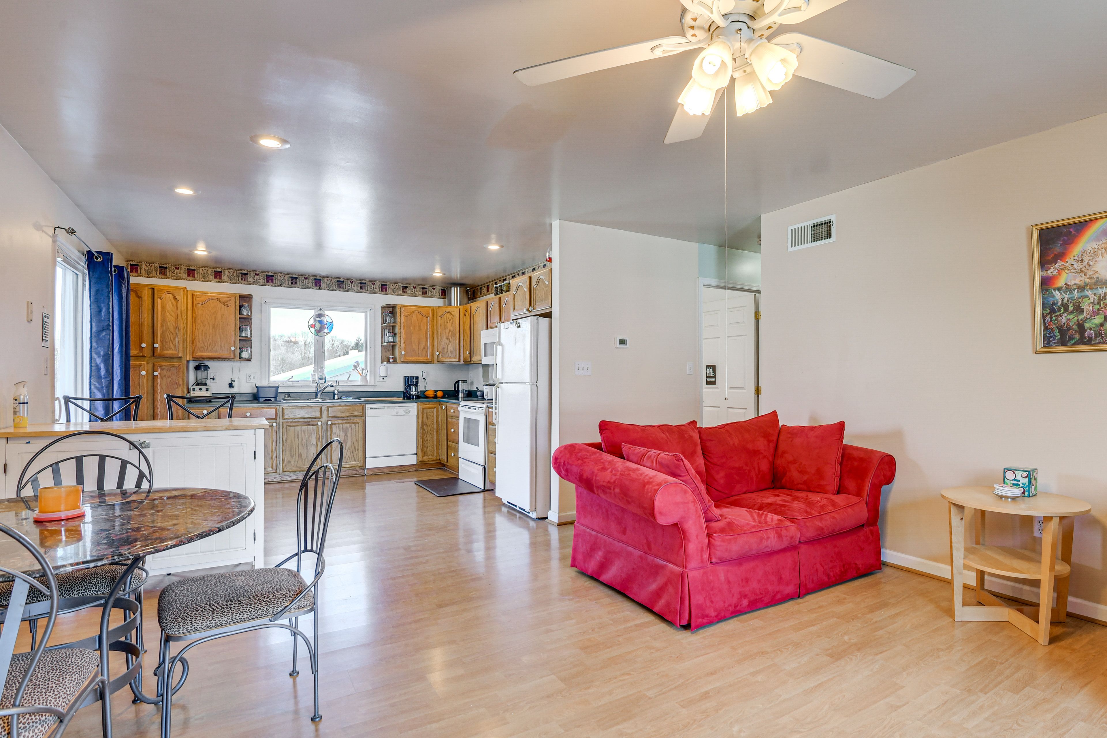 Interior | Central Heating & A/C | In-Unit Laundry