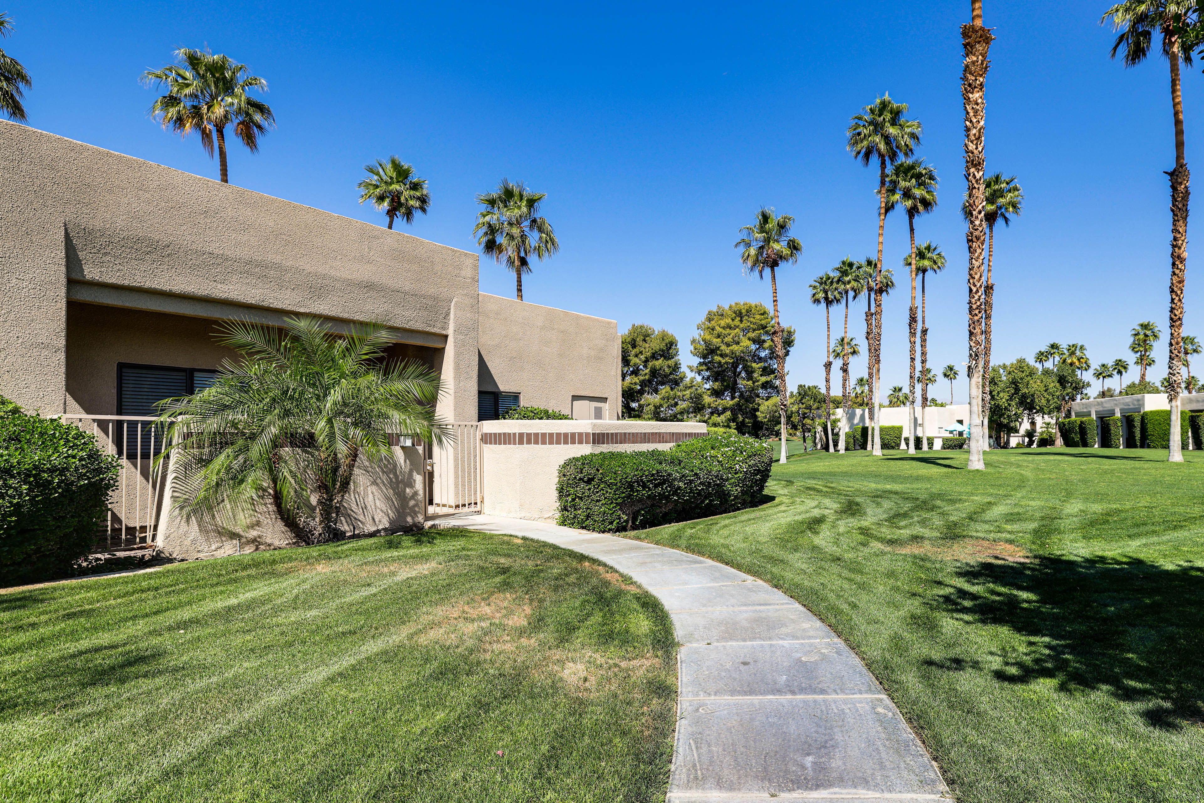 Open Community Lot | 2 Vehicles