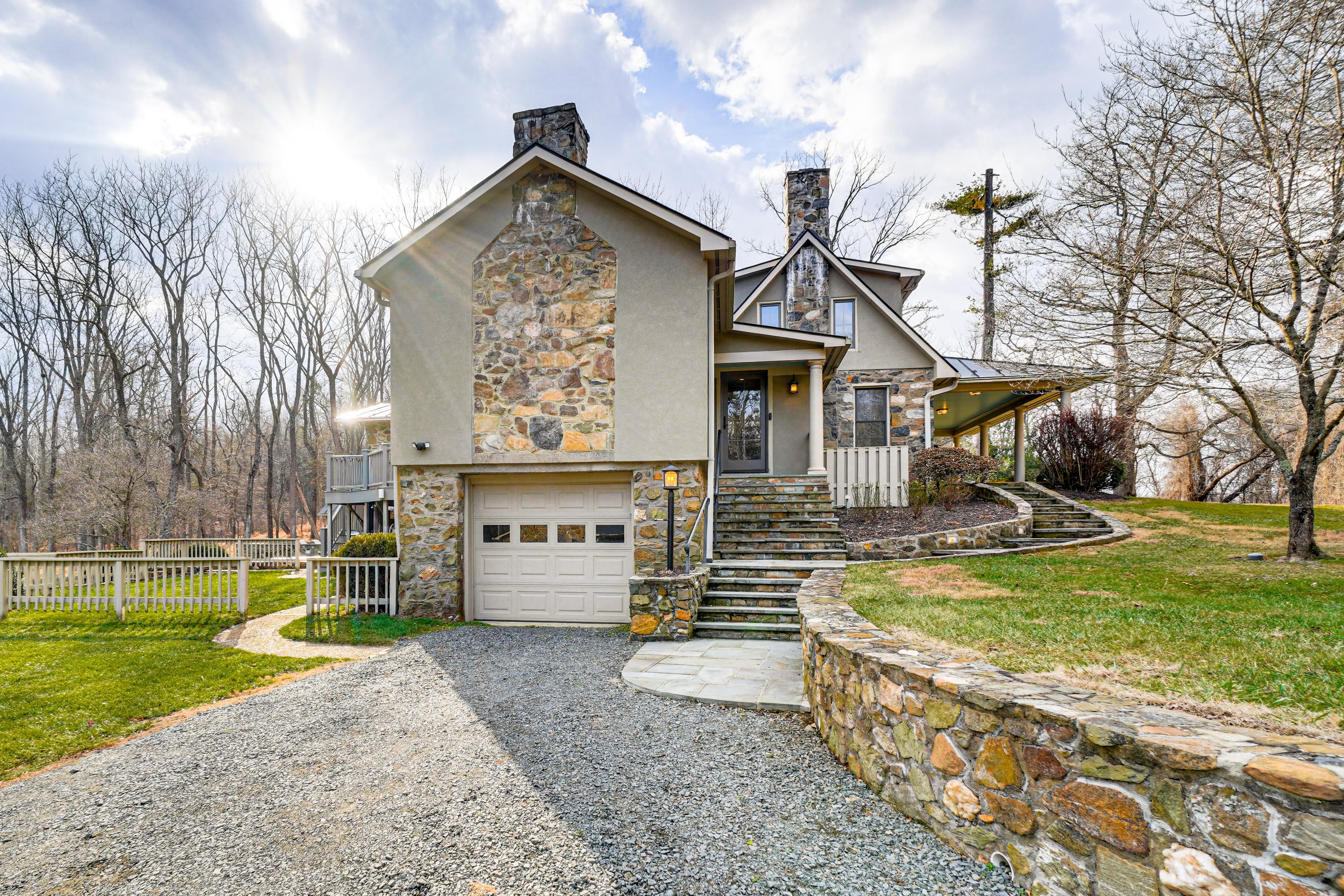 Parking | Driveway (3 Vehicles)