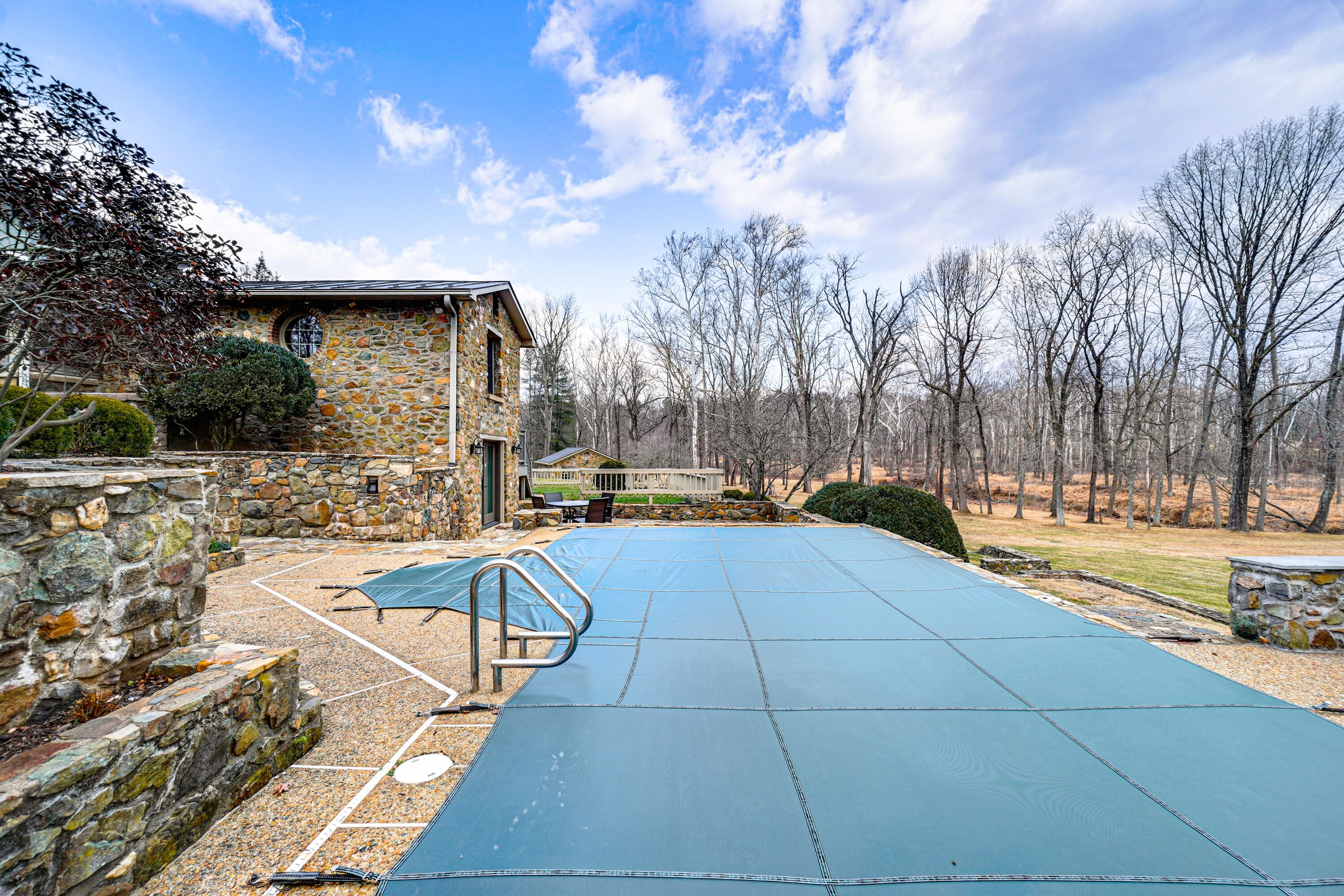 Seasonal Private Pool