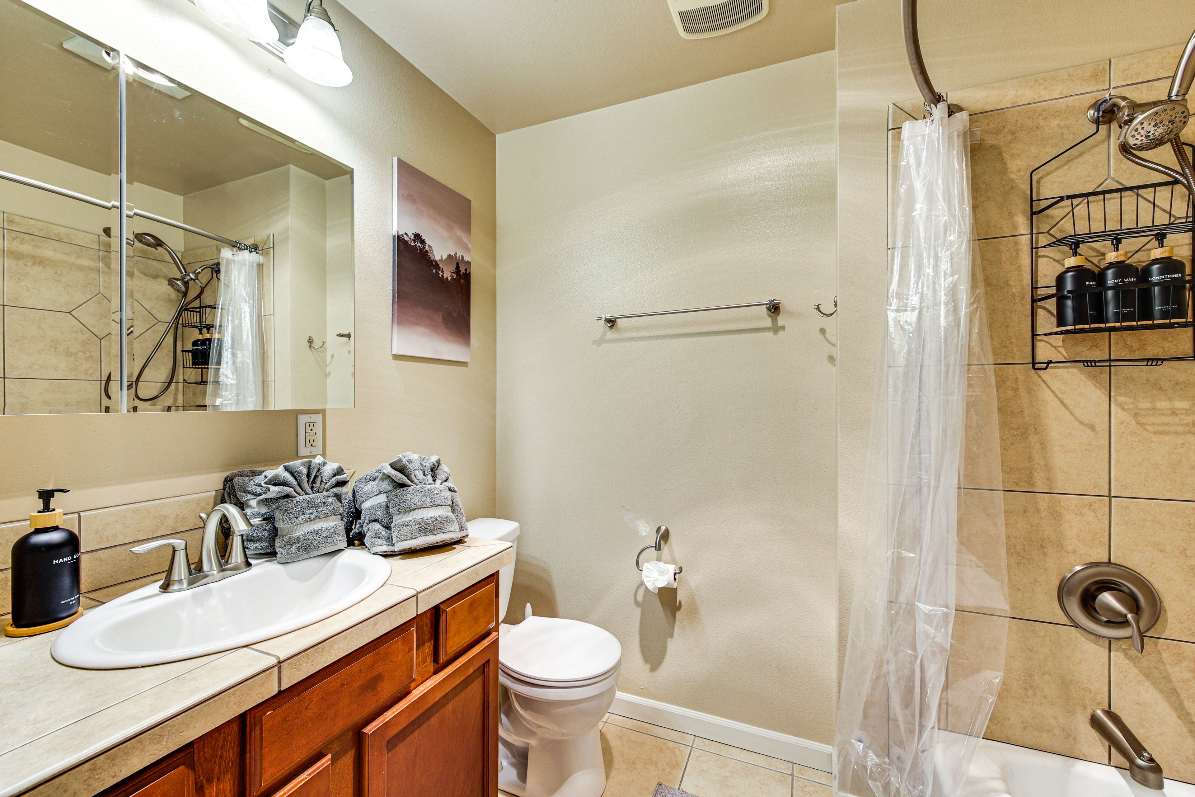 Full Bathroom | 2nd Floor