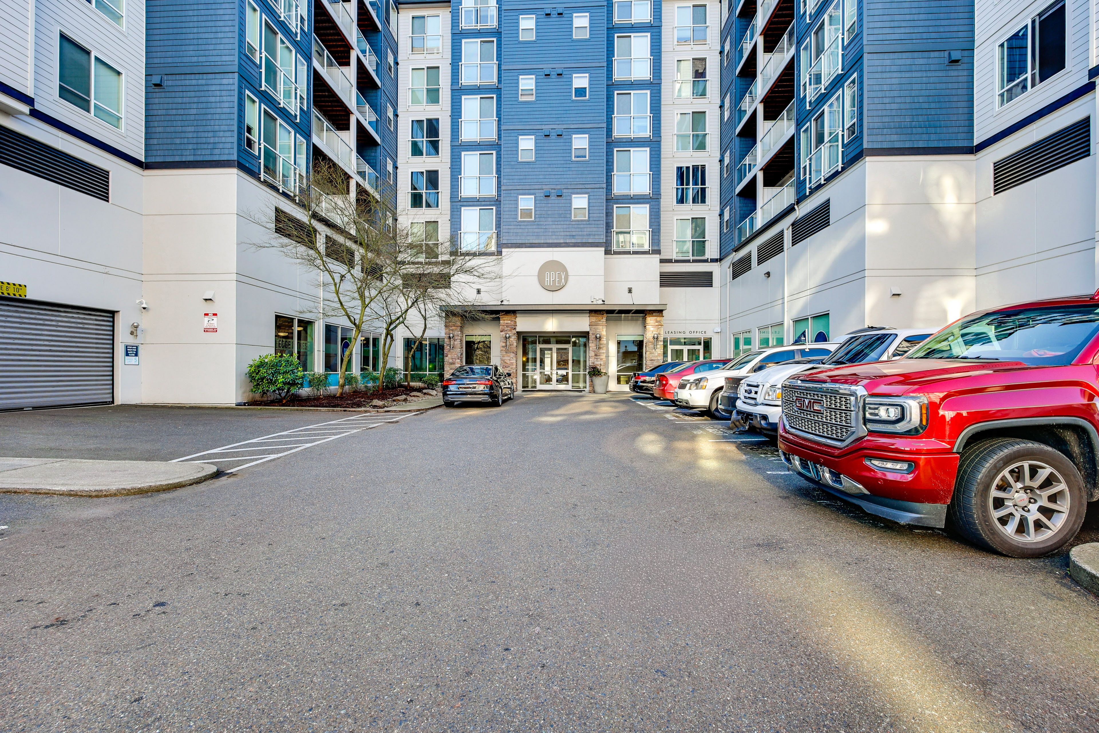 Parking | Community Garage (1 Vehicle)