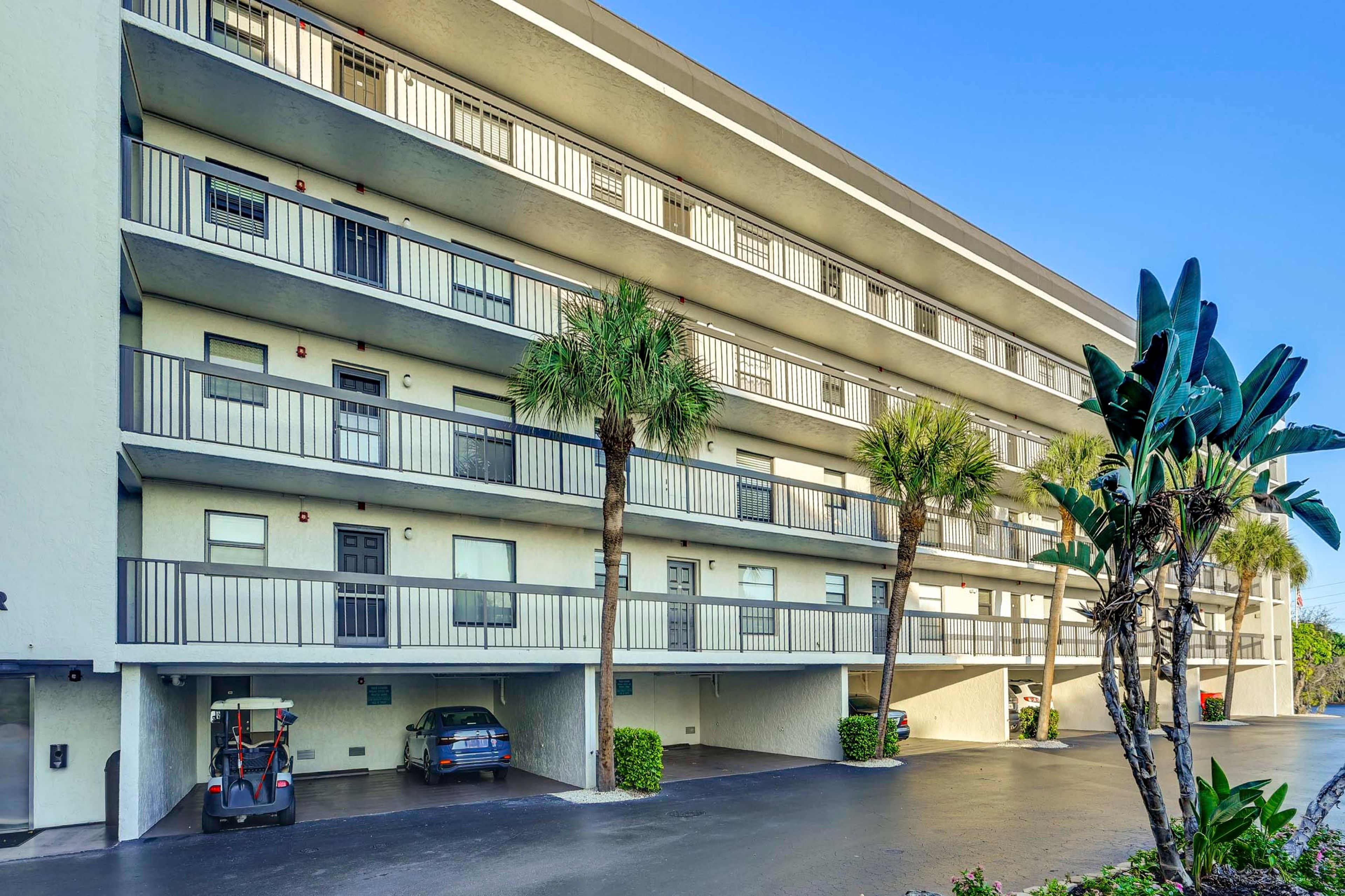 Parking | Community Parking (1 Vehicle)