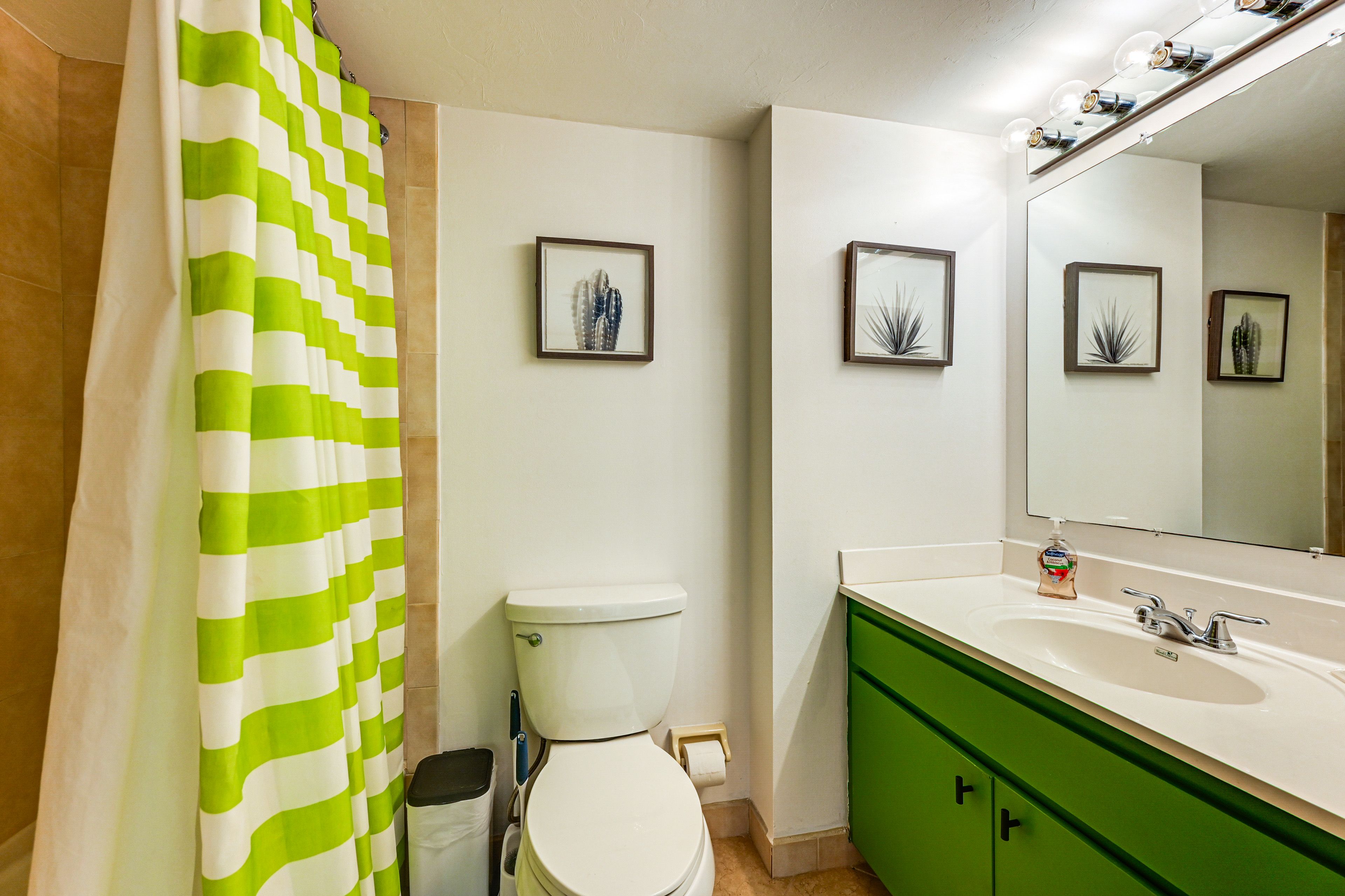 Full Bath | Towels | Hair Dryer