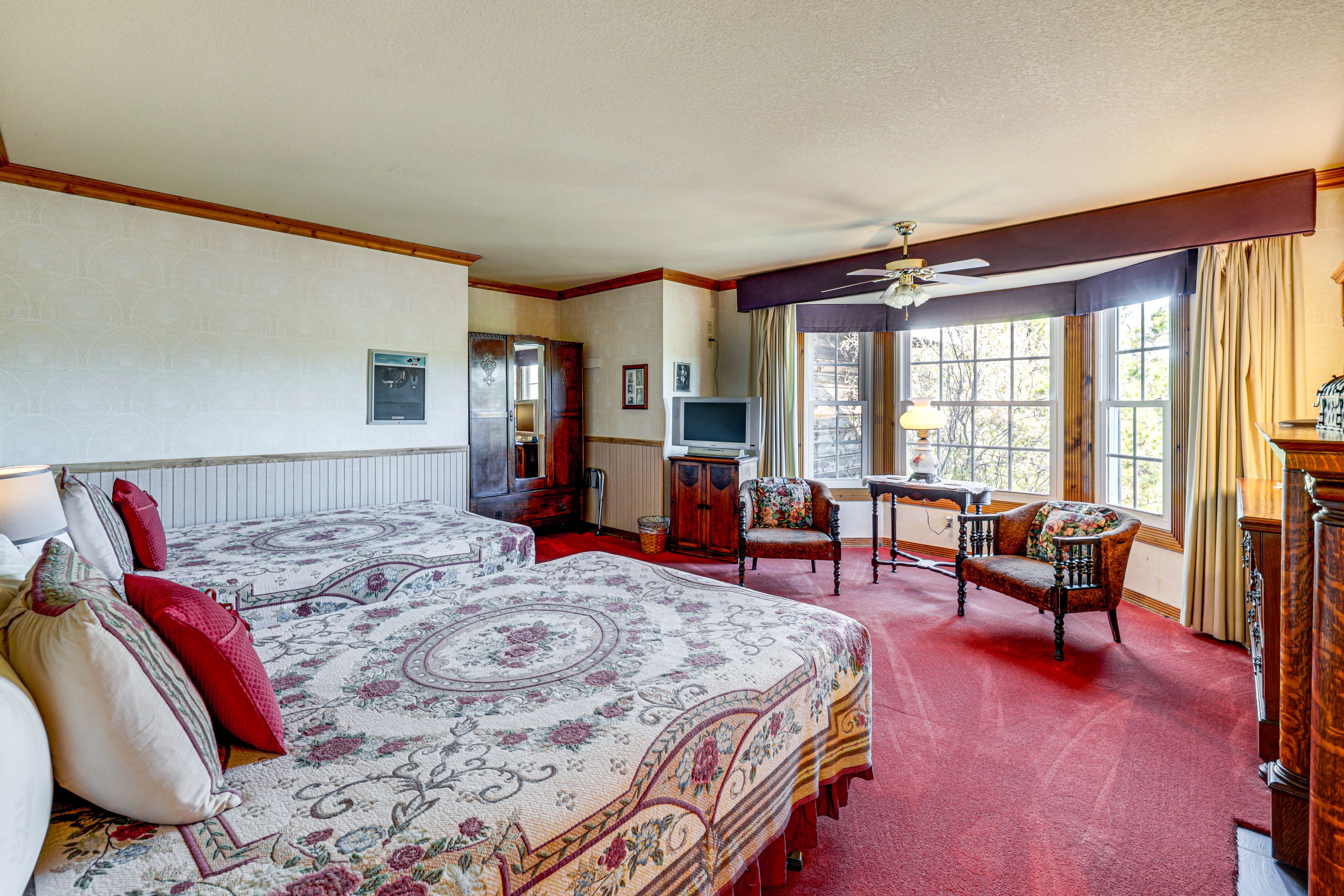 Bedroom 9 | 2 Full Beds | 2nd Floor