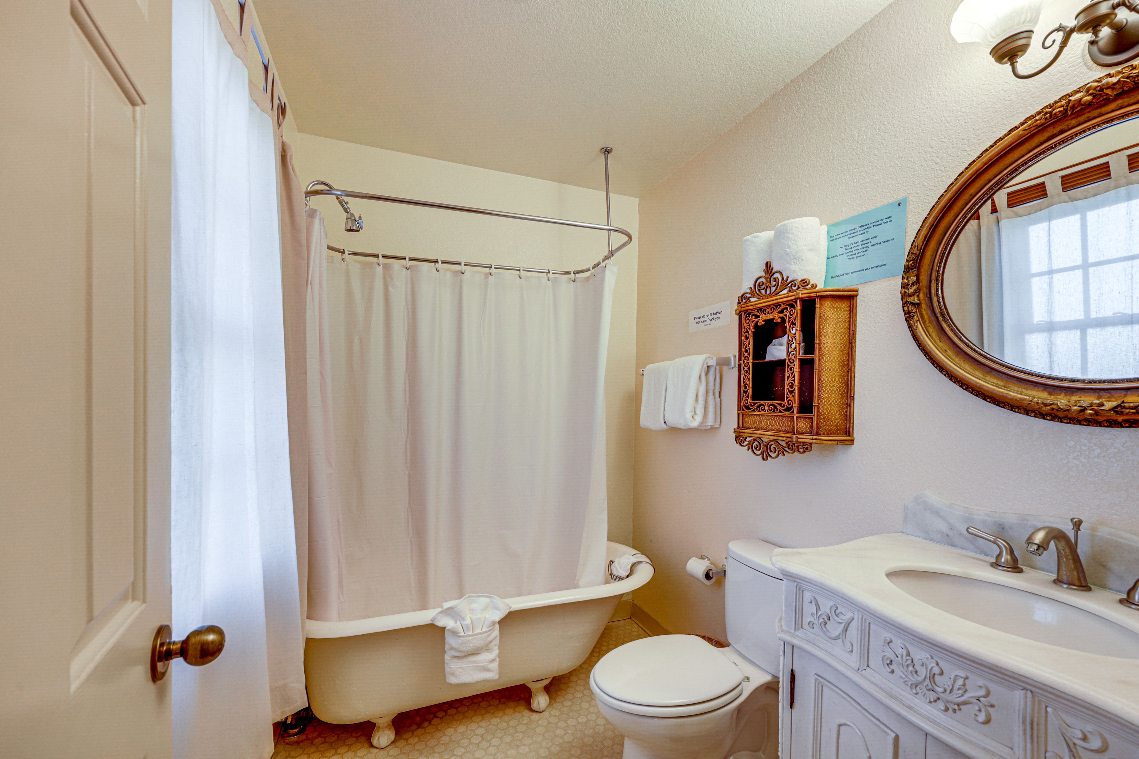 En-Suite Bathroom | 2nd Floor