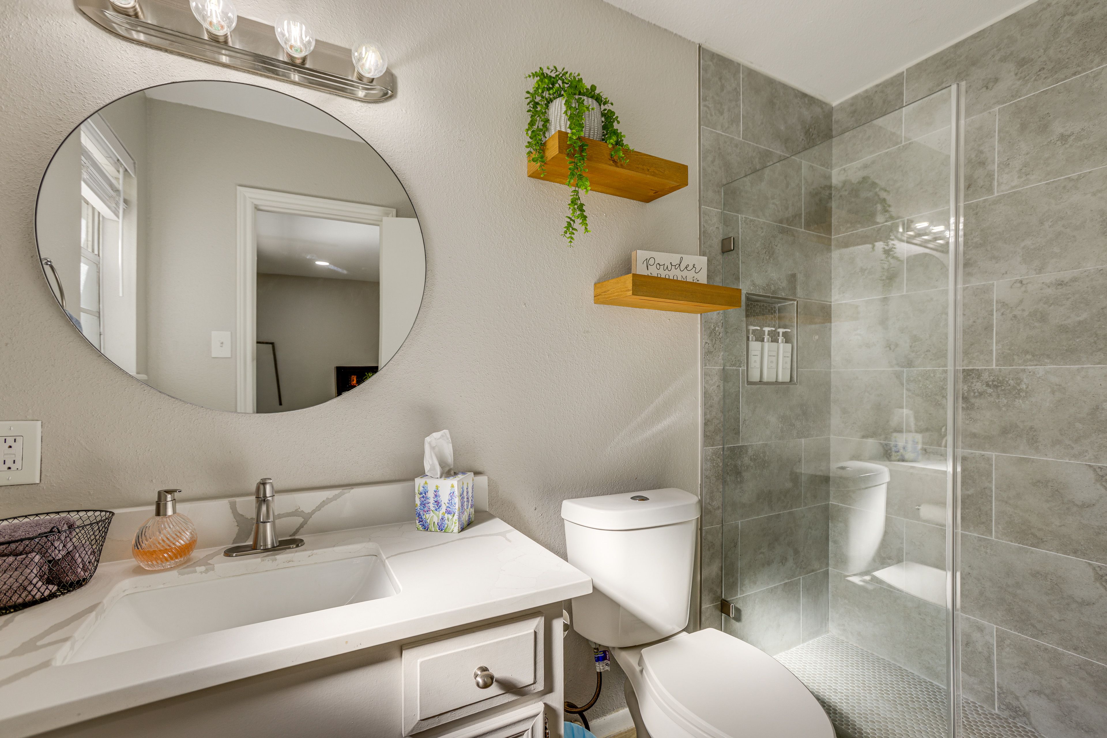 En-Suite Bath | Complimentary Toiletries | Towels Provided