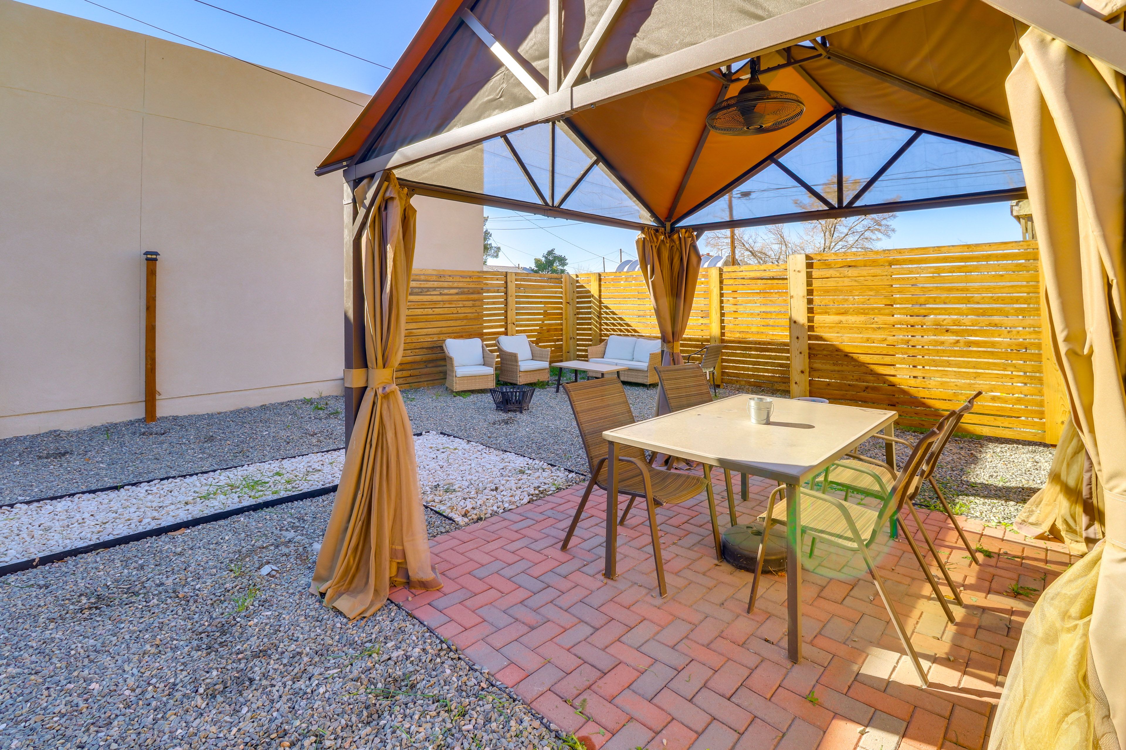 Fully Fenced Backyard | Dining Set | Charcoal Grill | Wood-Burning Fire Pit