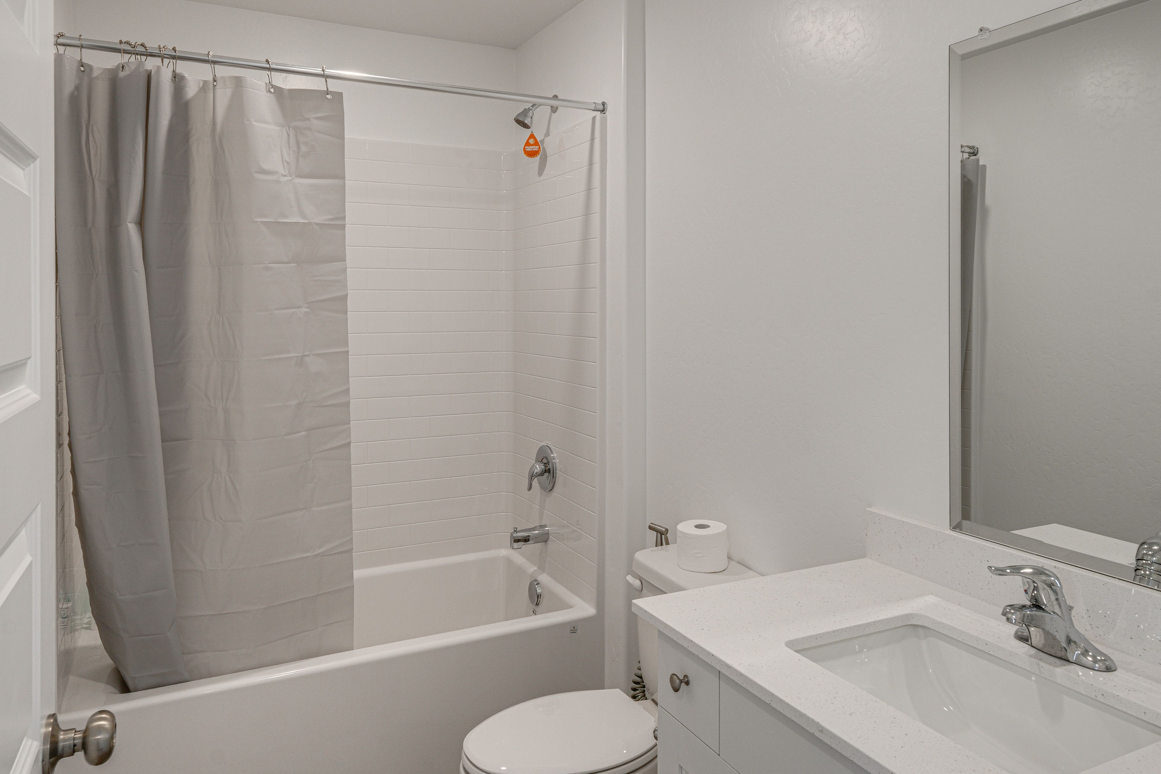 Bathroom | 2nd Floor