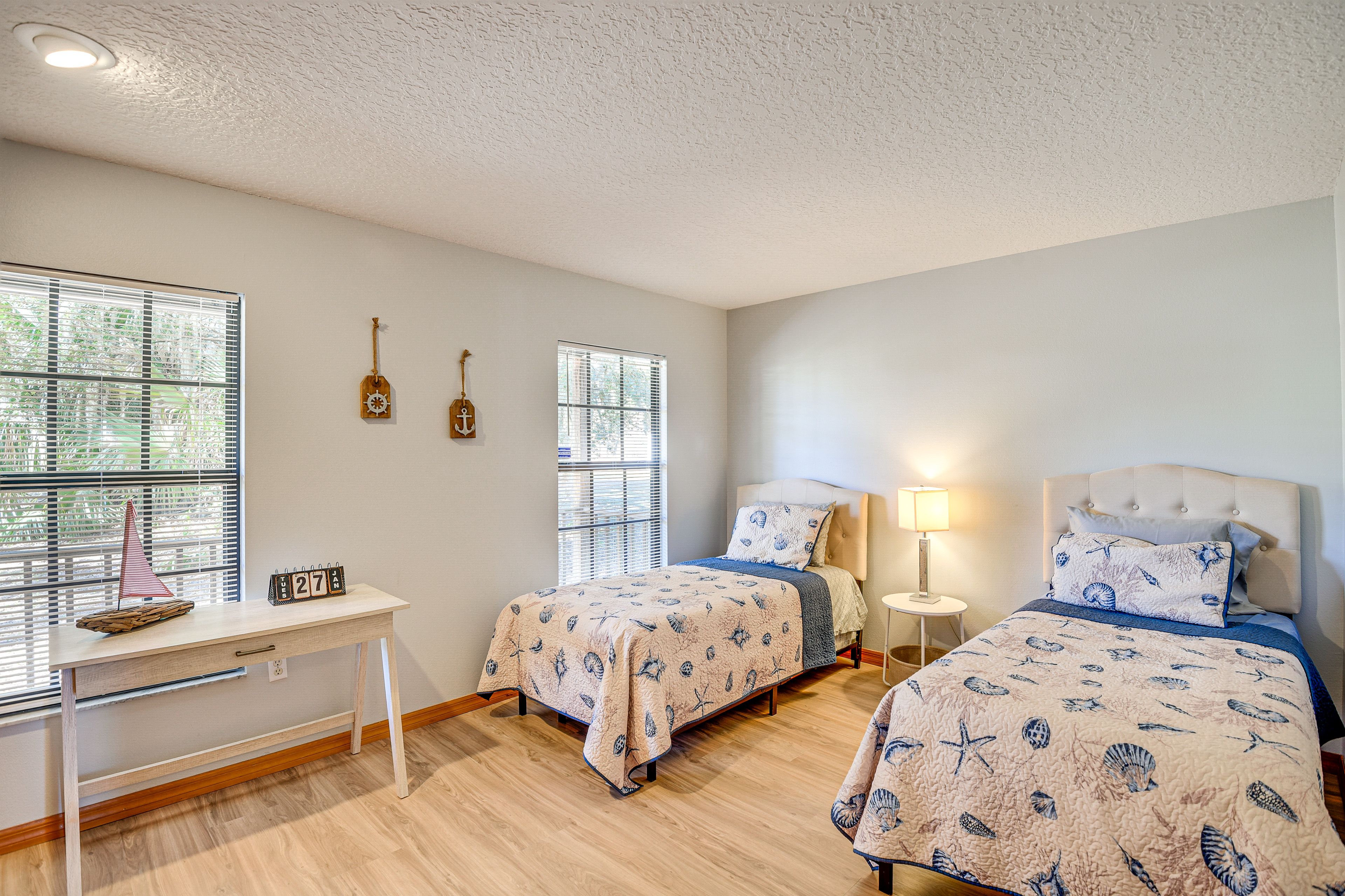 Bedroom 2 | 2 Twin Beds