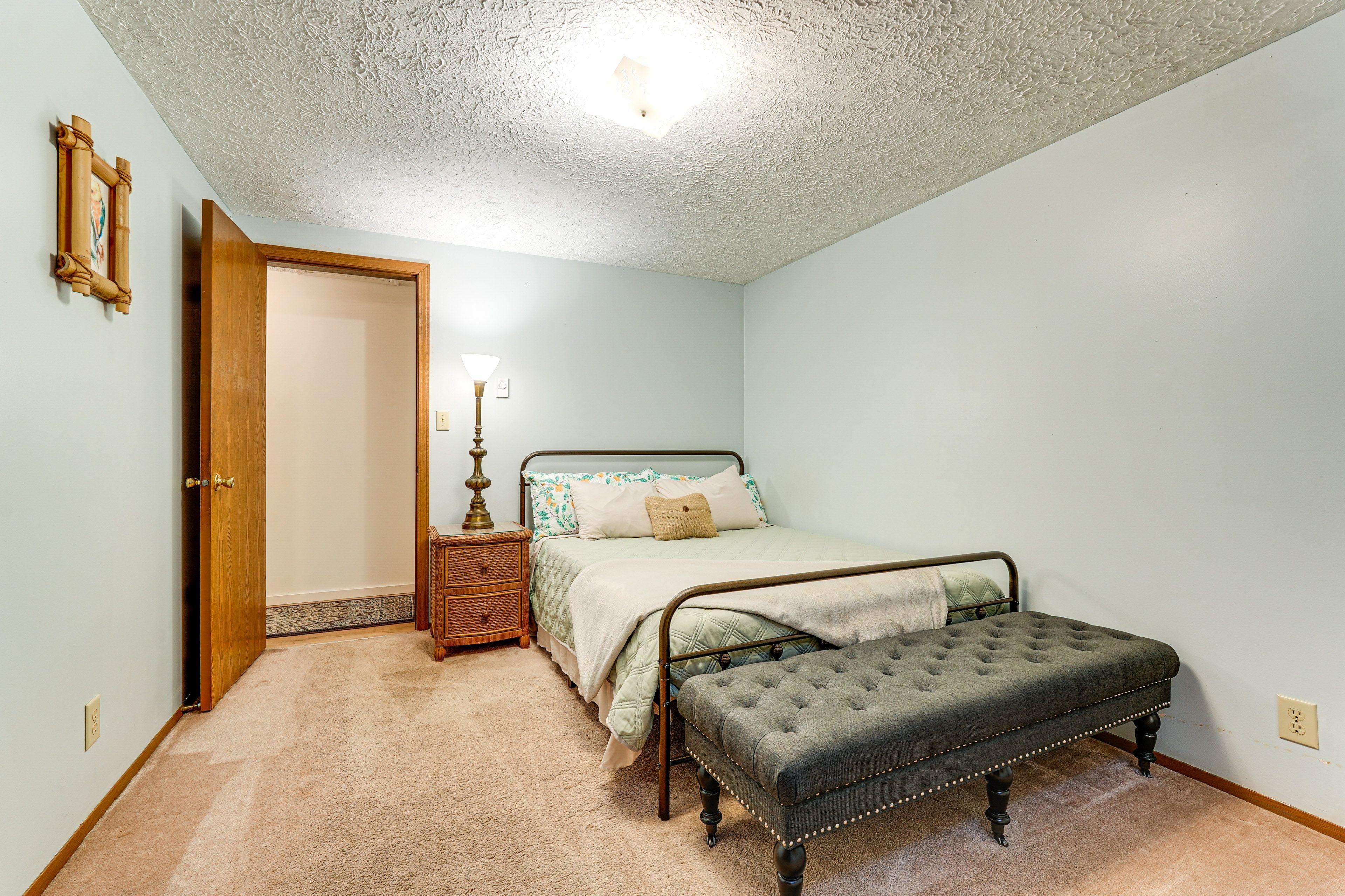 Bedroom 3 | Queen Bed