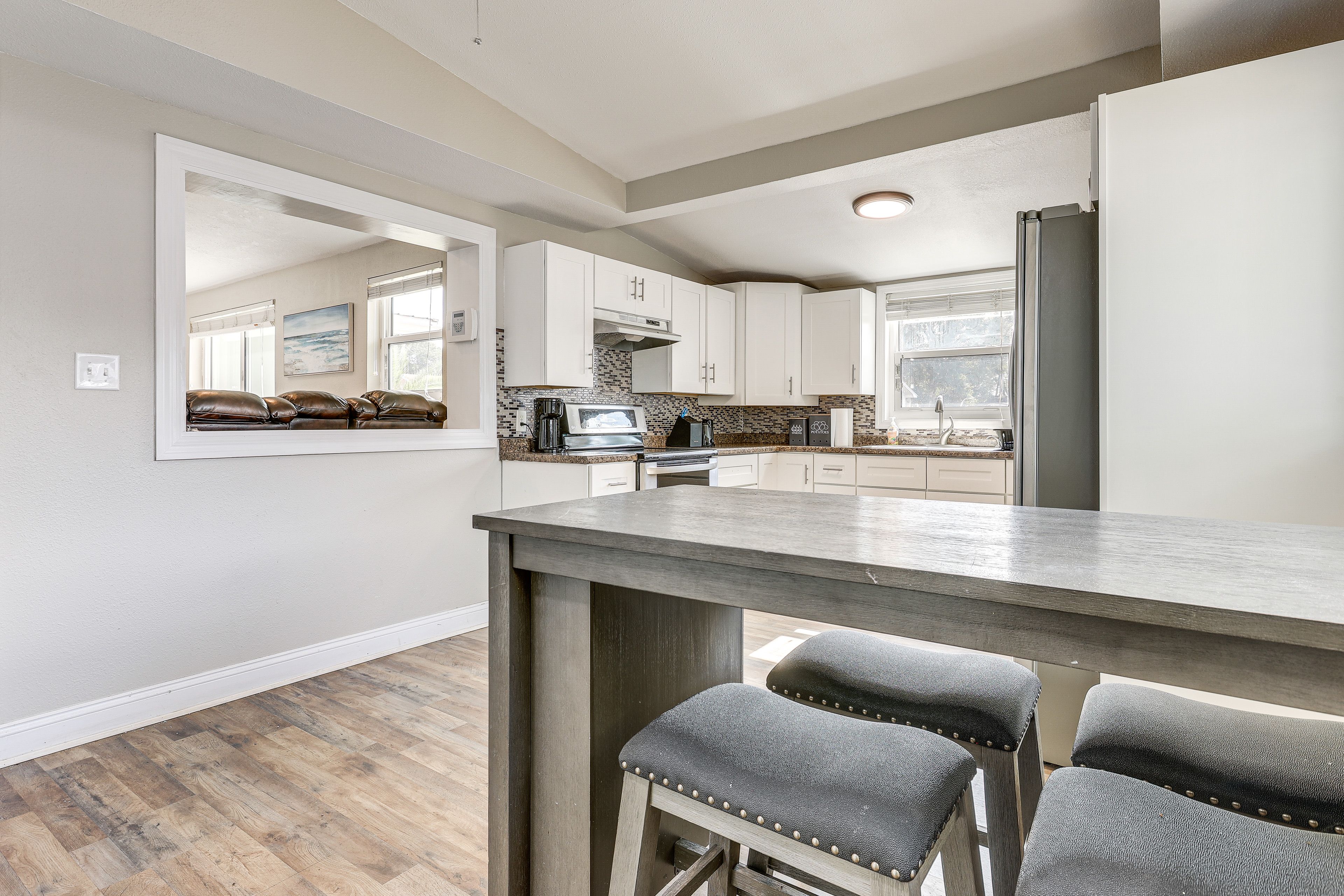 Dining Area | Dishware/Flatware