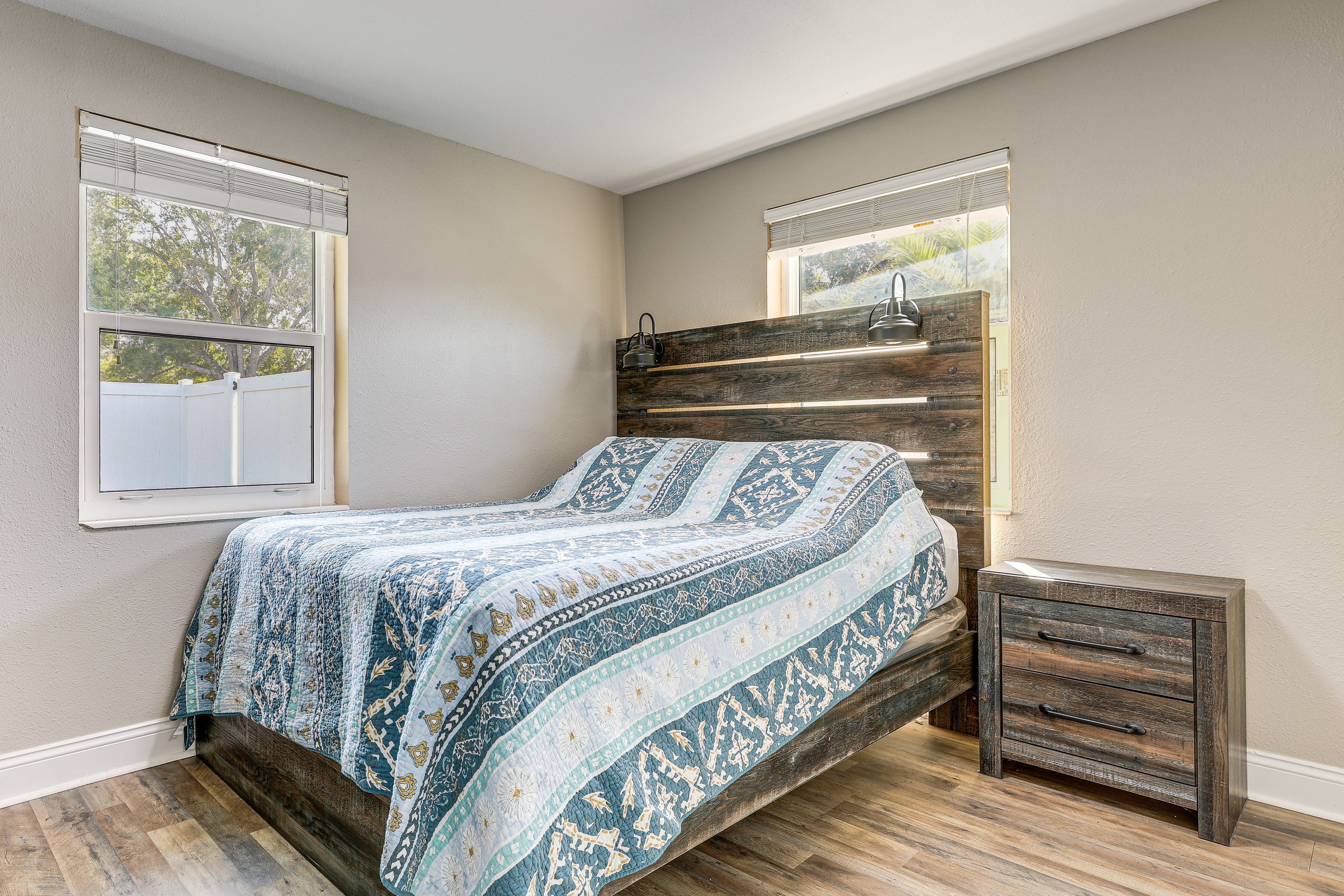 Bedroom 2 | Queen Bed | Smart TV