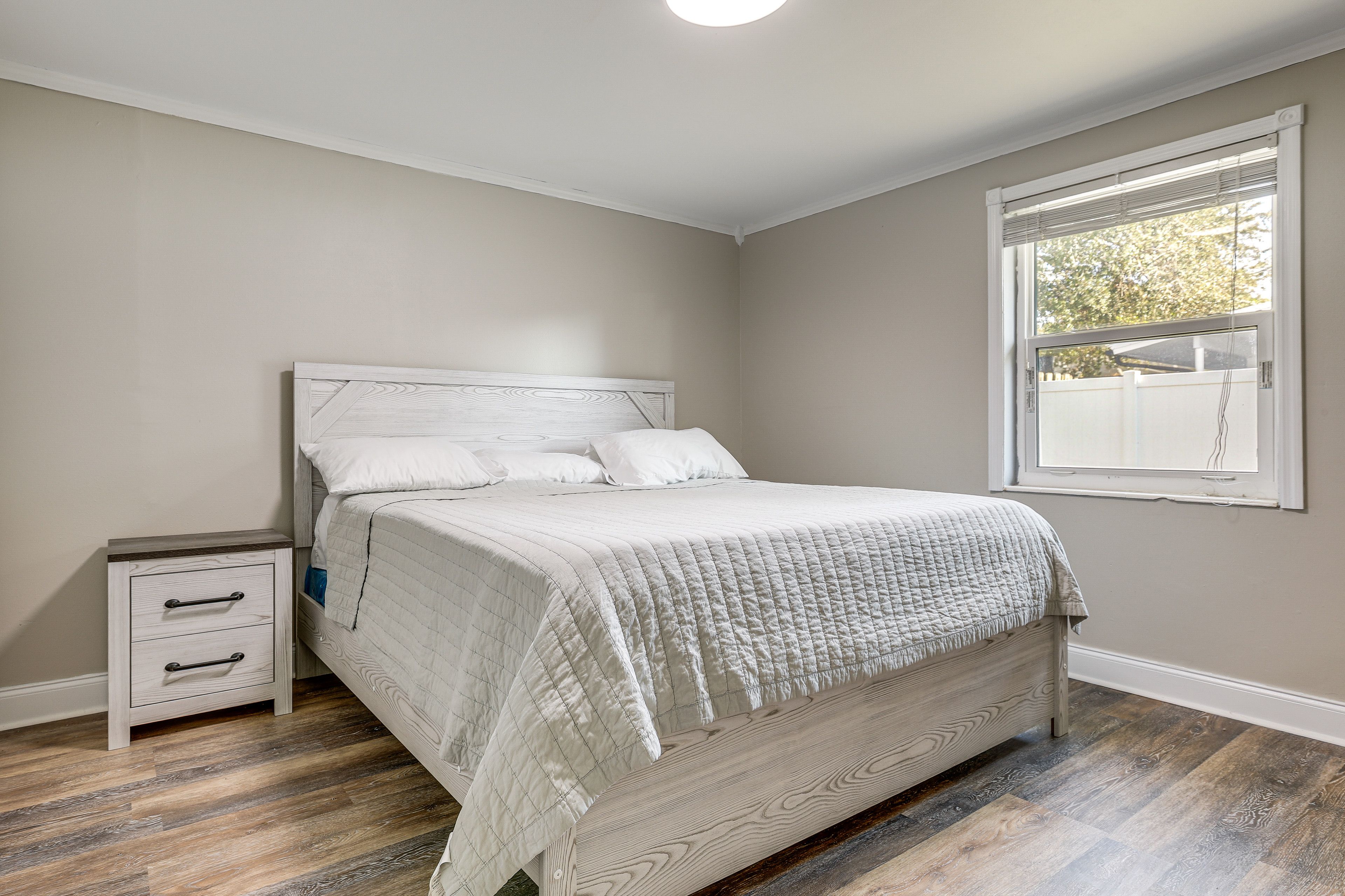 Bedroom 3 | King Bed | Smart TV