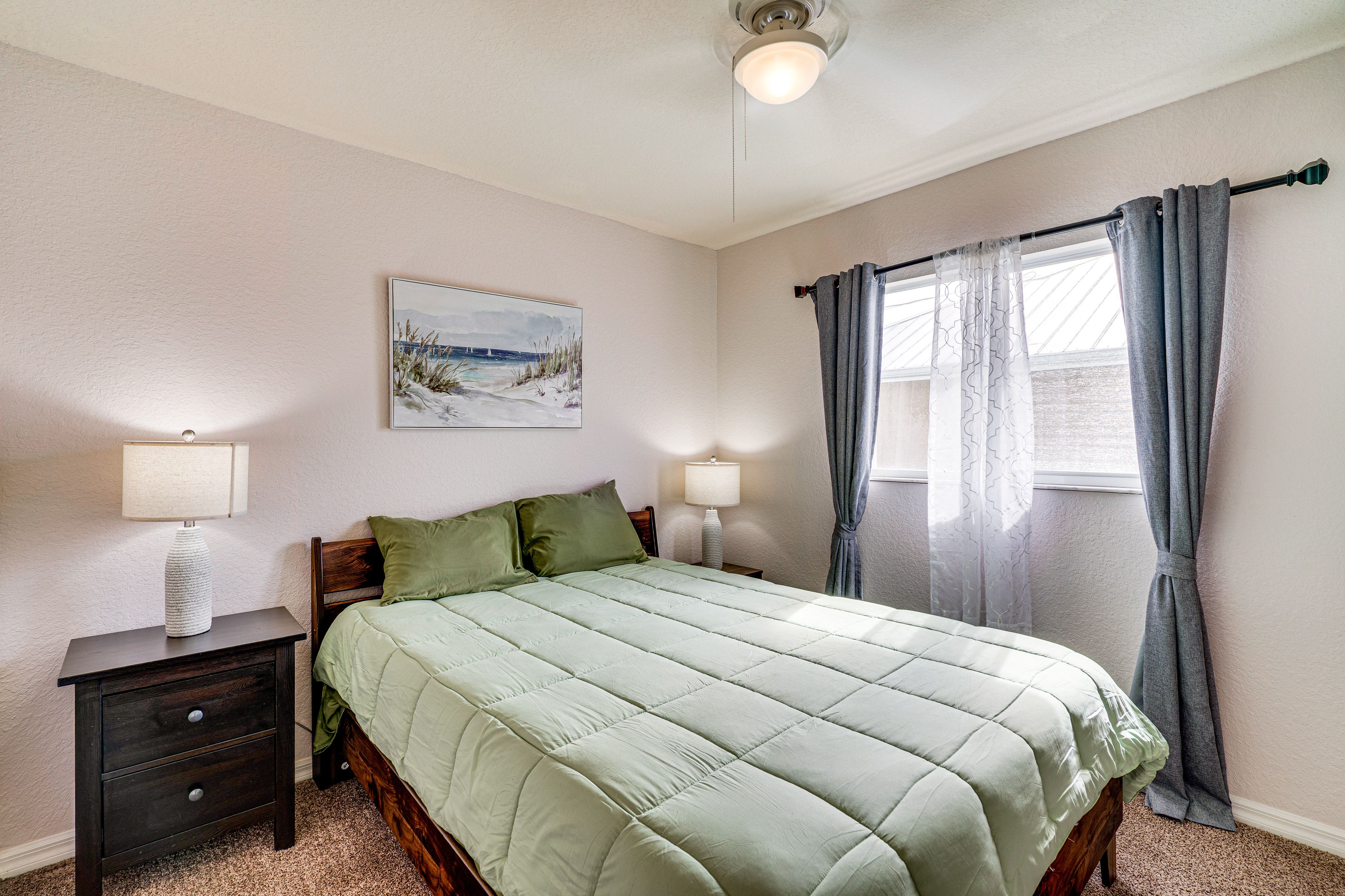 Bedroom 2 | Queen Bed