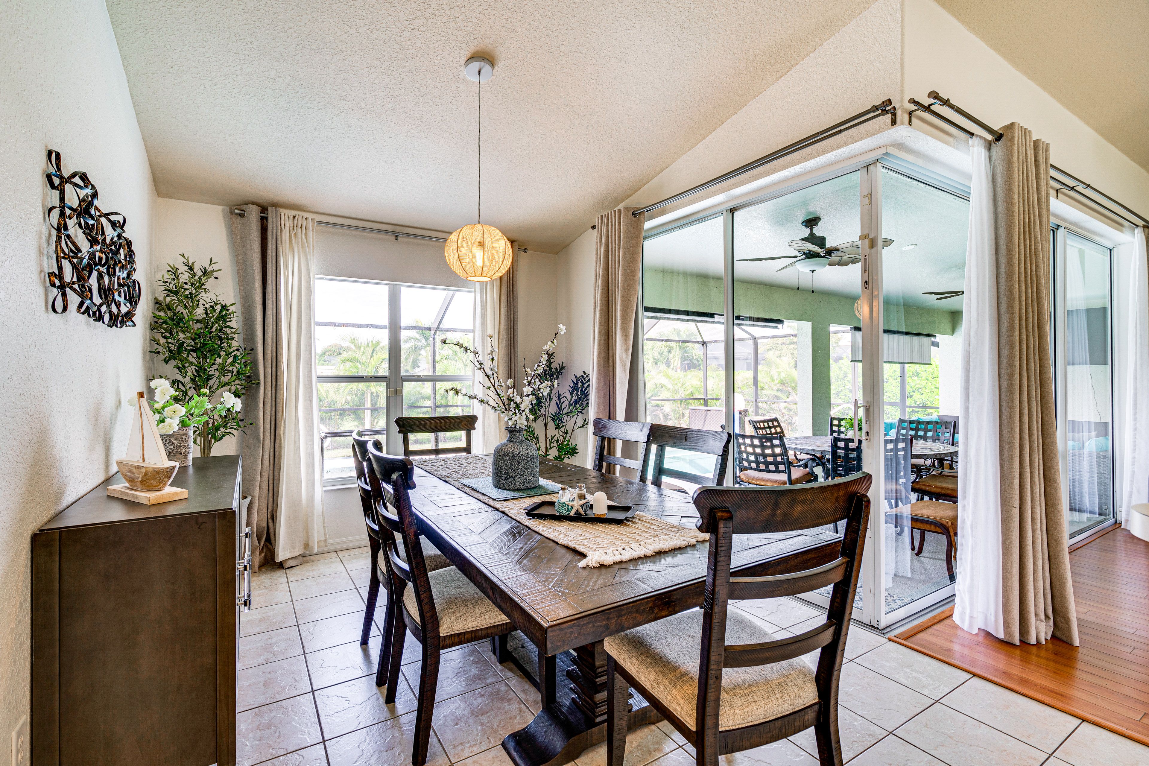 Dining Area | Dishware/Flatware