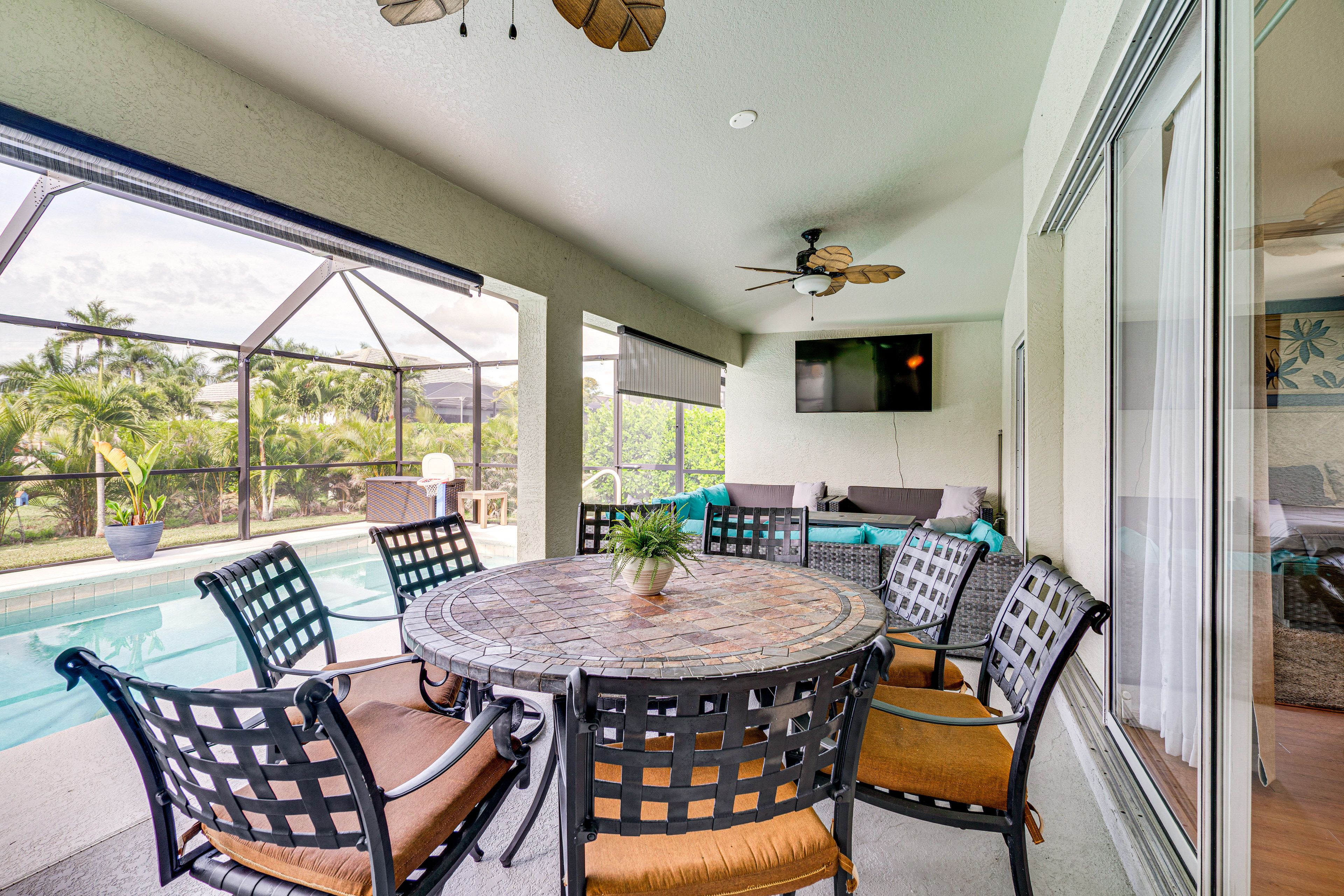 Lanai | Dining Area | Lounge Seating | Gas Fire Pit
