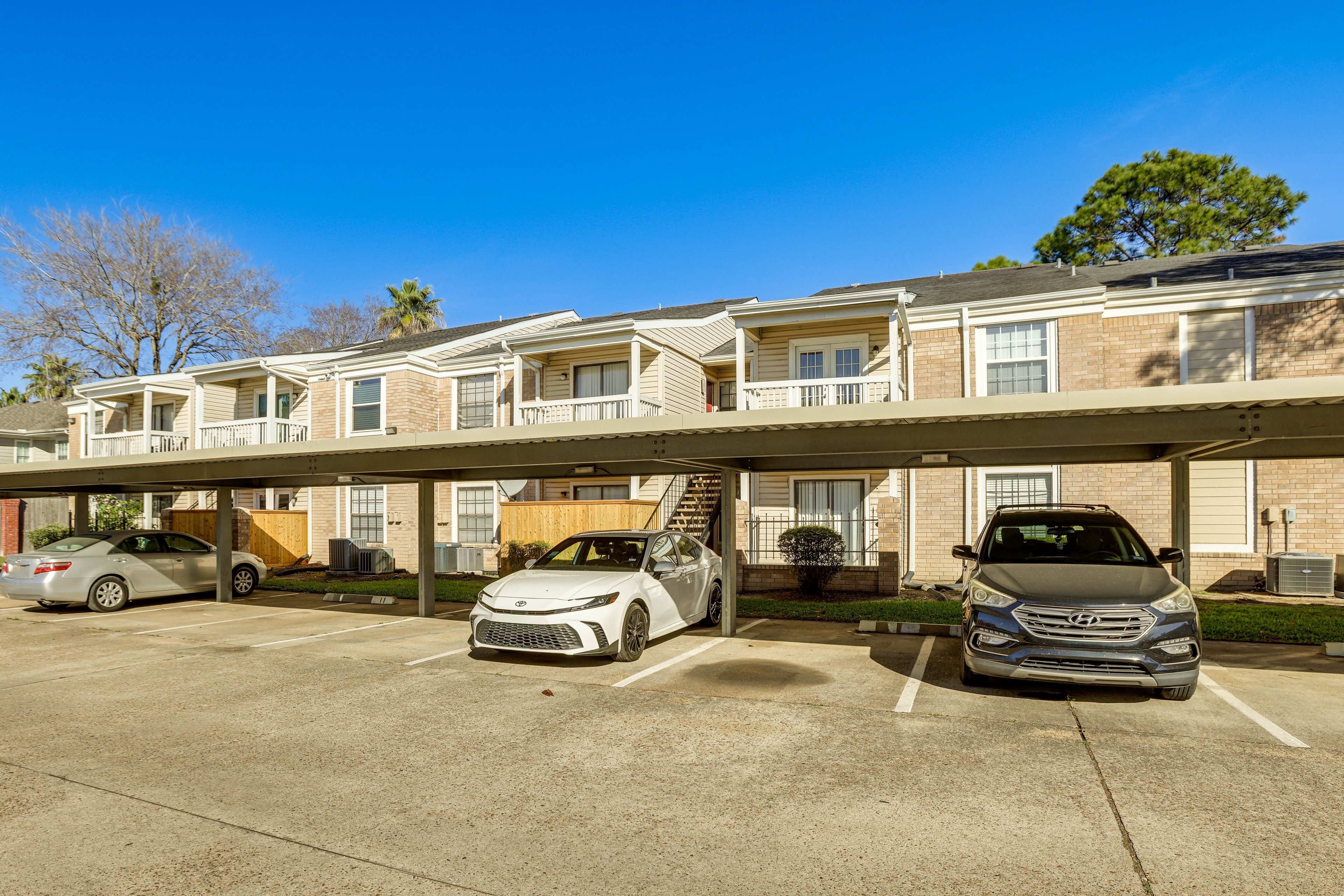 Parking | Community Parking Lot (1 Vehicle)