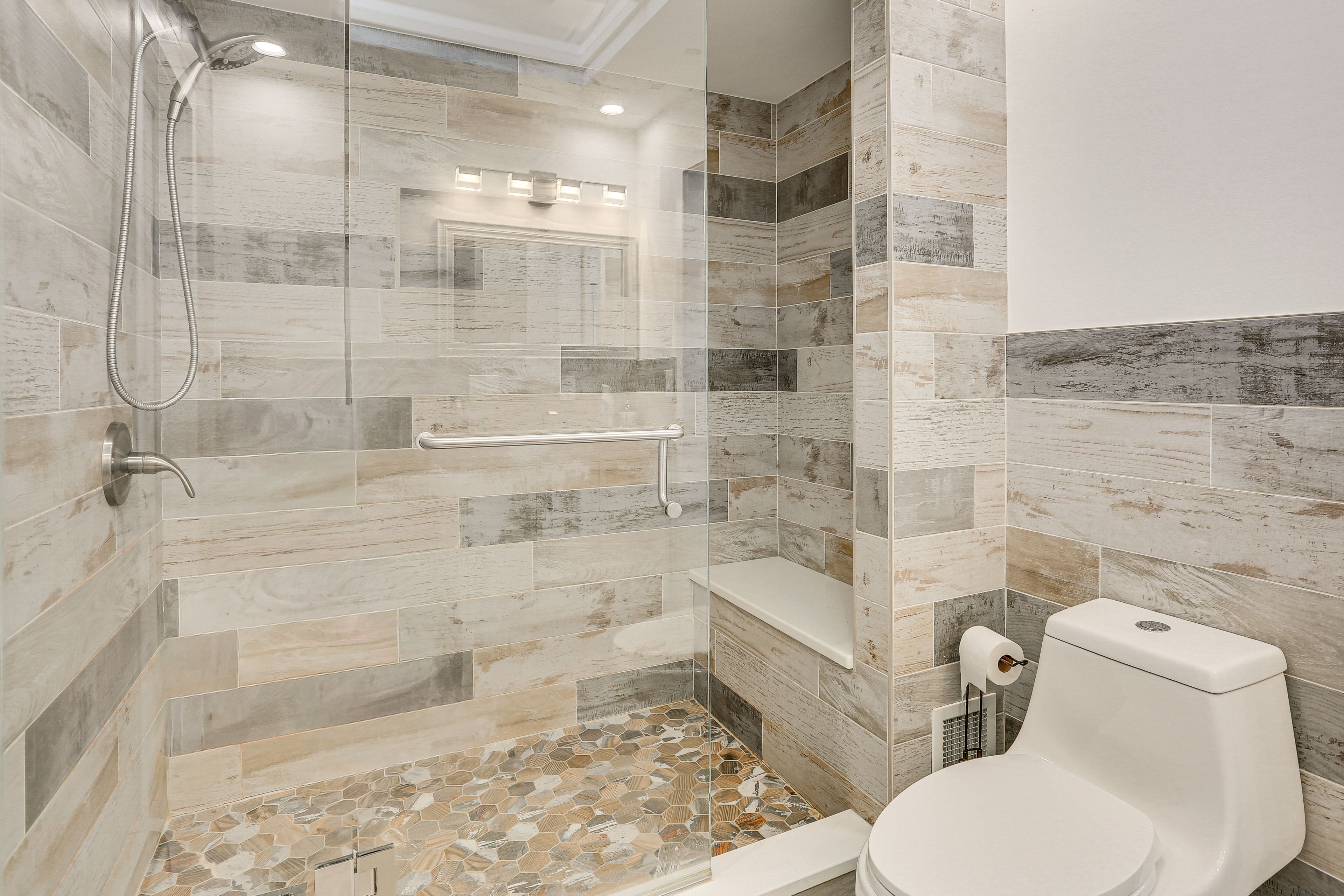 Full Bathroom | 2nd Floor