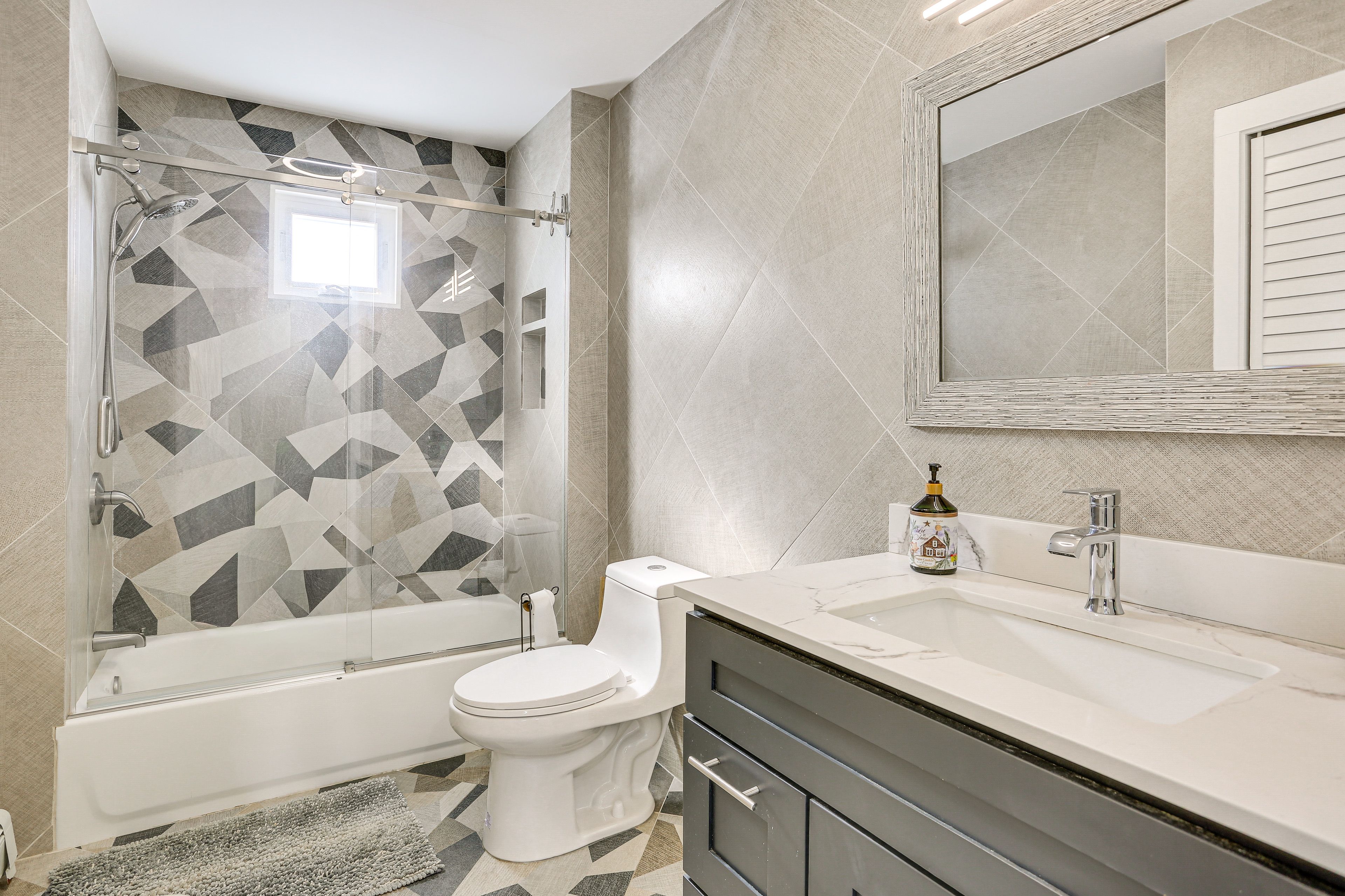 Full Bathroom | 1st Floor