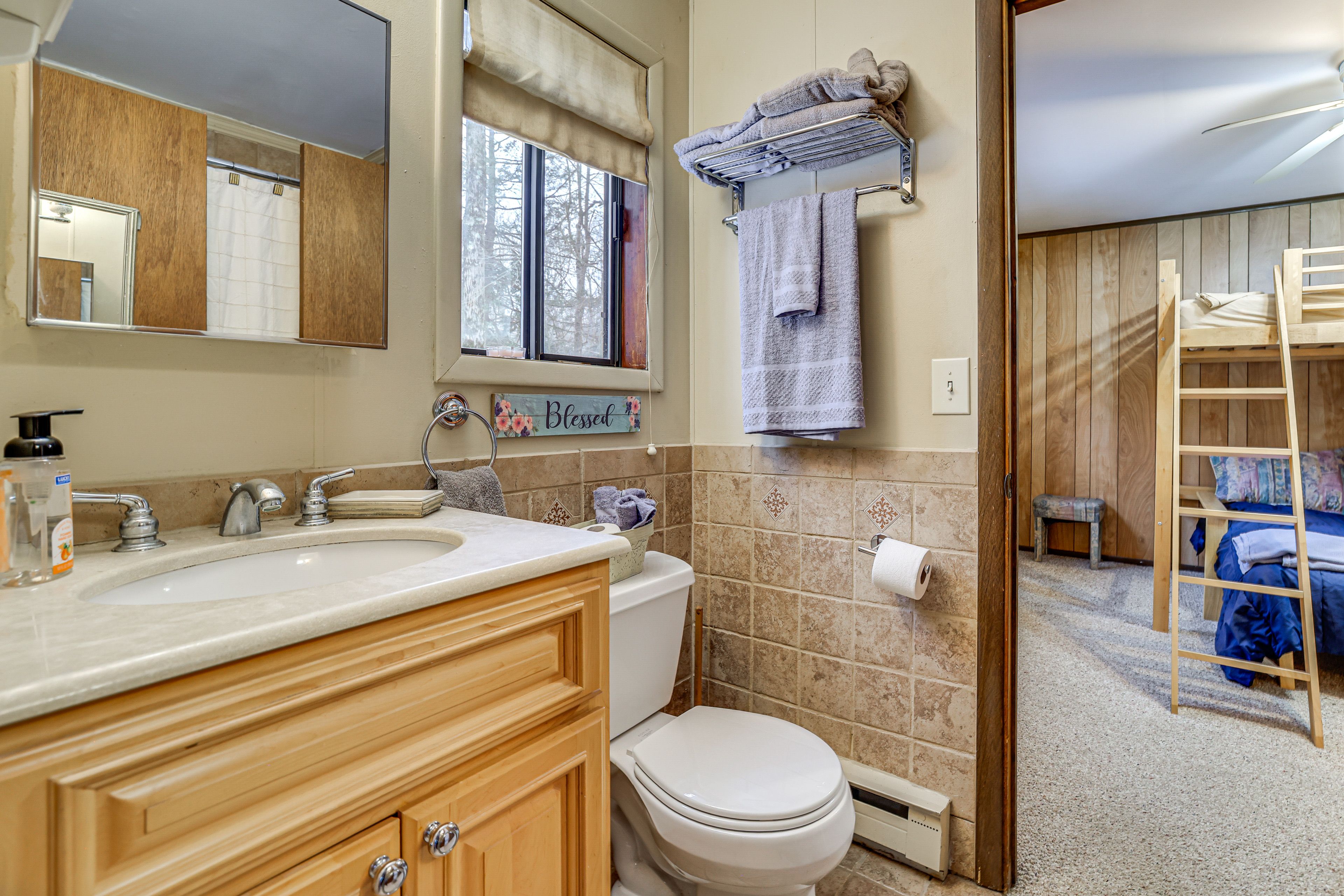 Bathroom | 2nd Floor