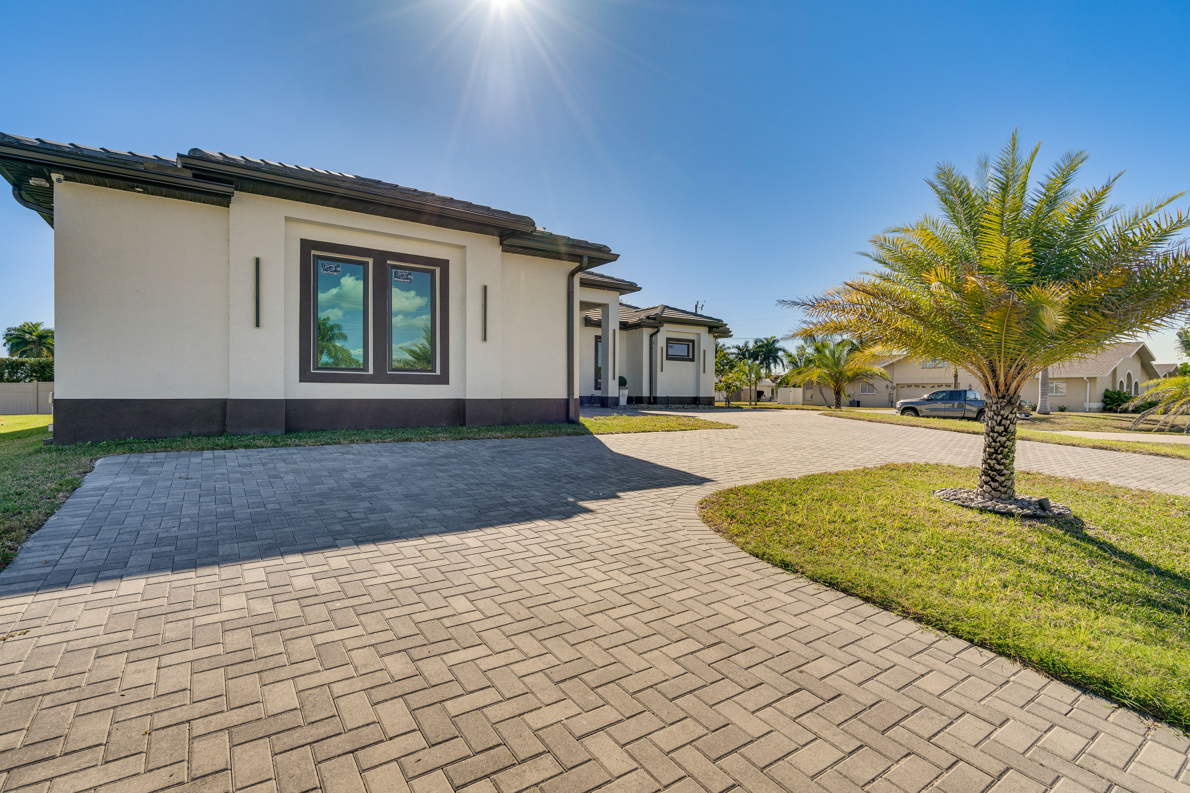 Parking | Driveway (6 Vehicles) | Boat Parking Available Nearby