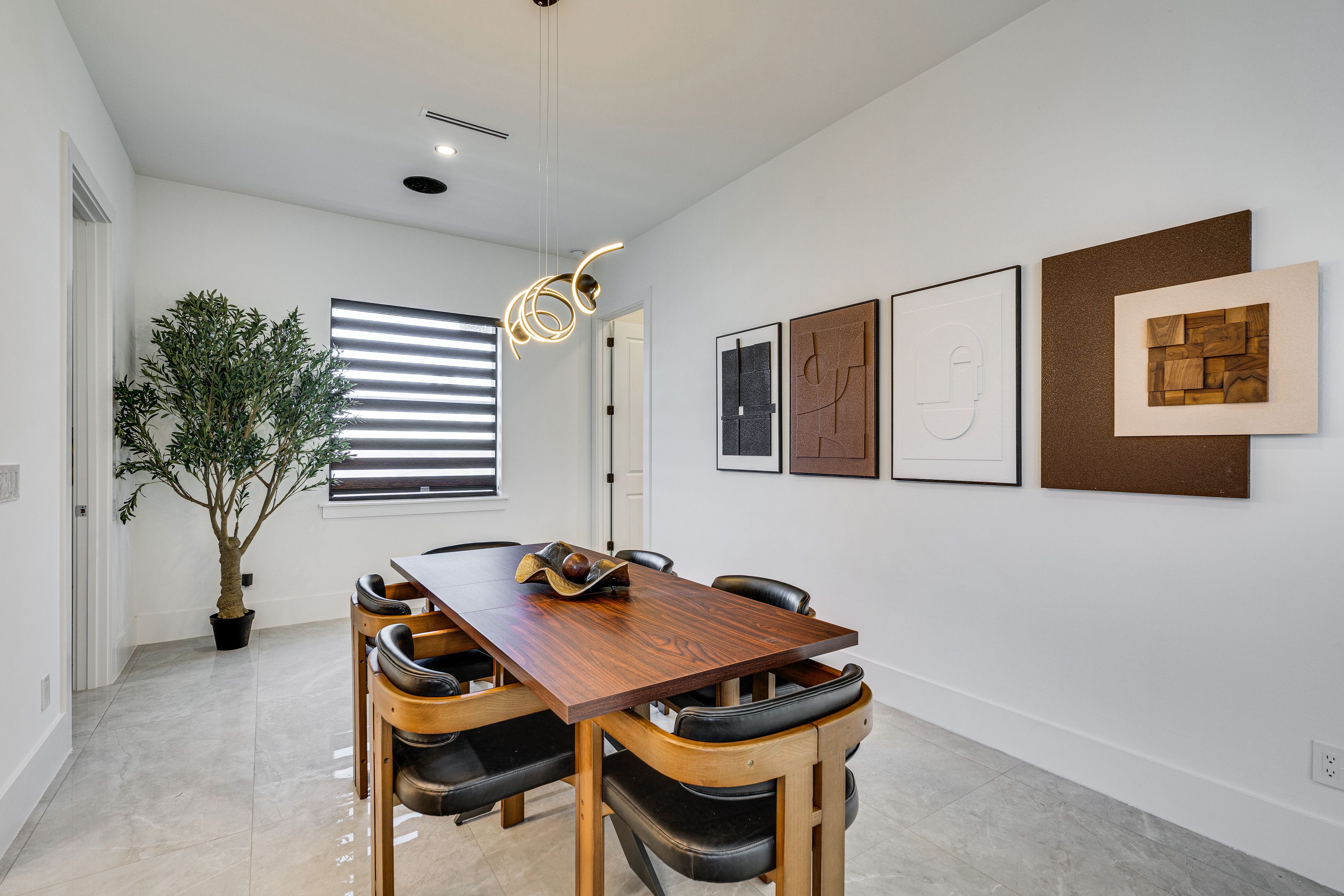 Dining Area | Dishware/Flatware
