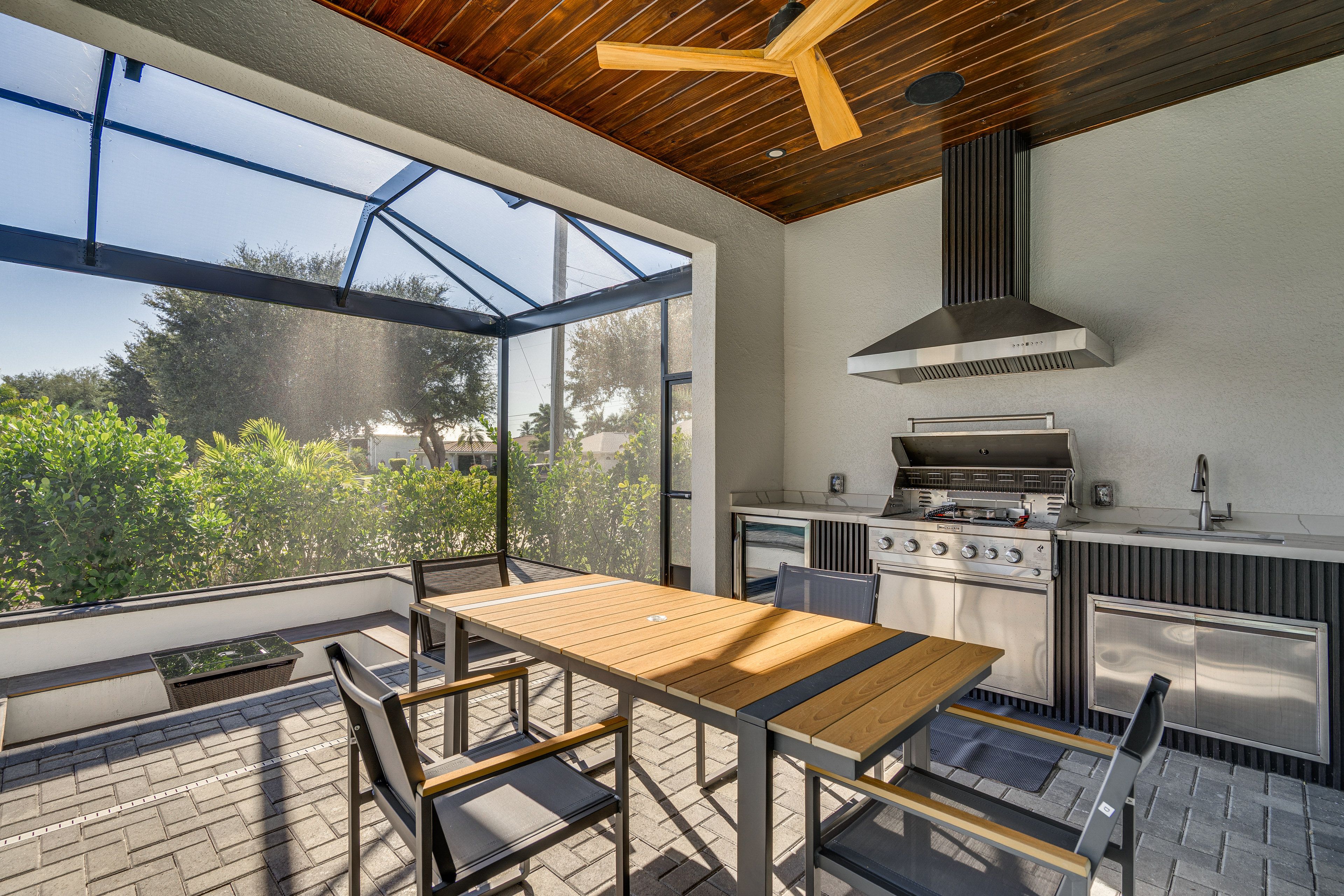 Outdoor Kitchen | Dining Area