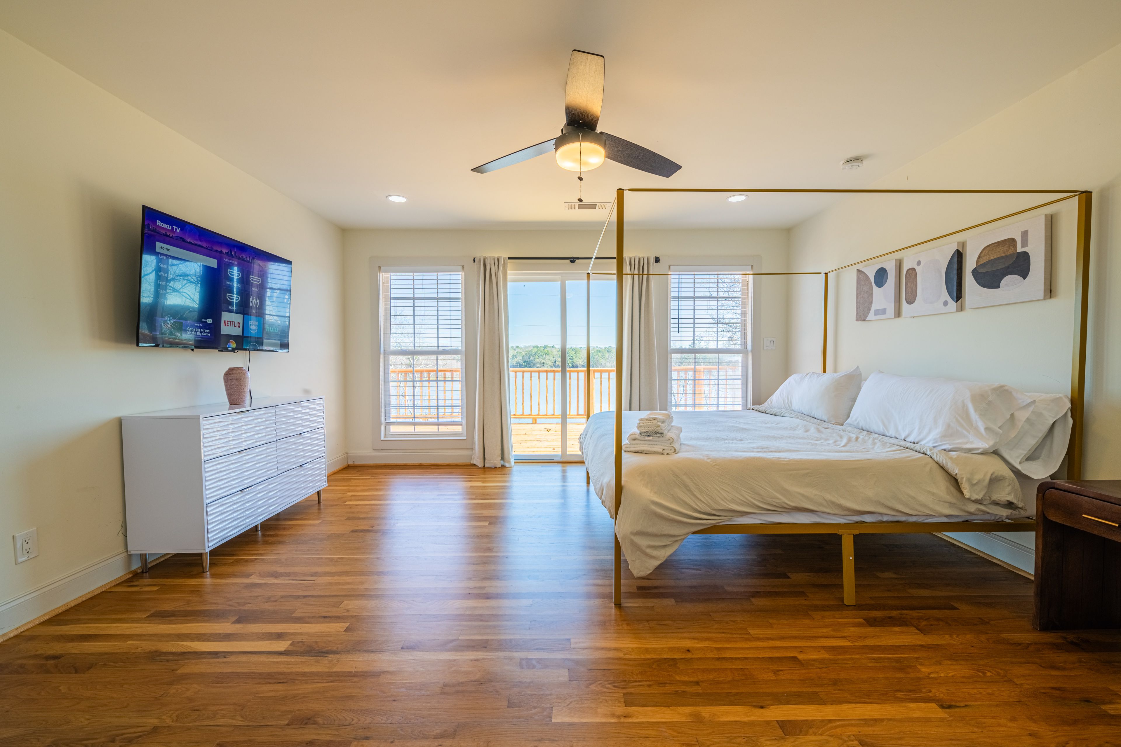 Bedroom 1 | King Bed | En-Suite Bathroom | Deck Access | Main Floor