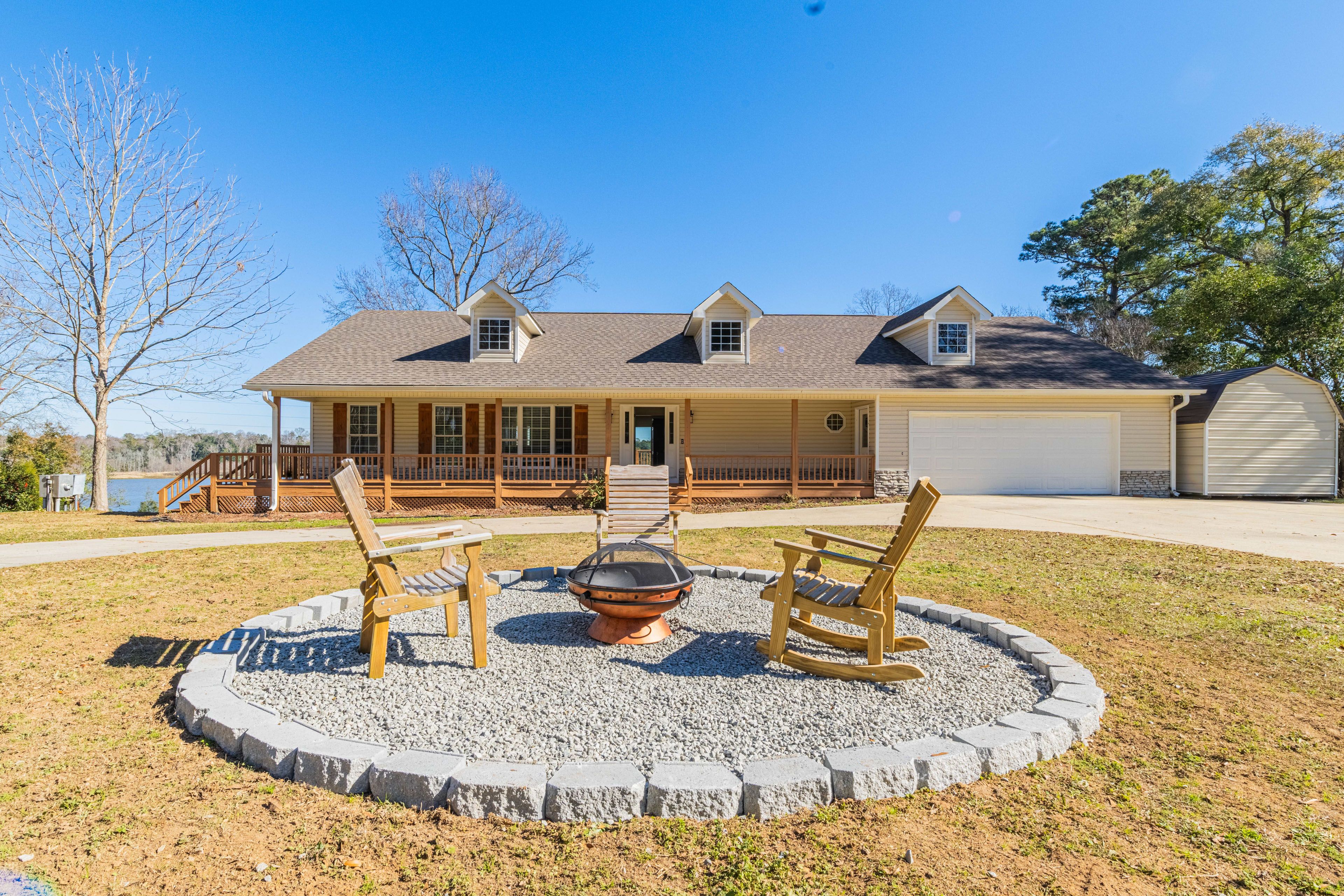 Eufaula Vacation Rental | 4BR | 3BA | 3,000 Sq Ft | Stairs Required