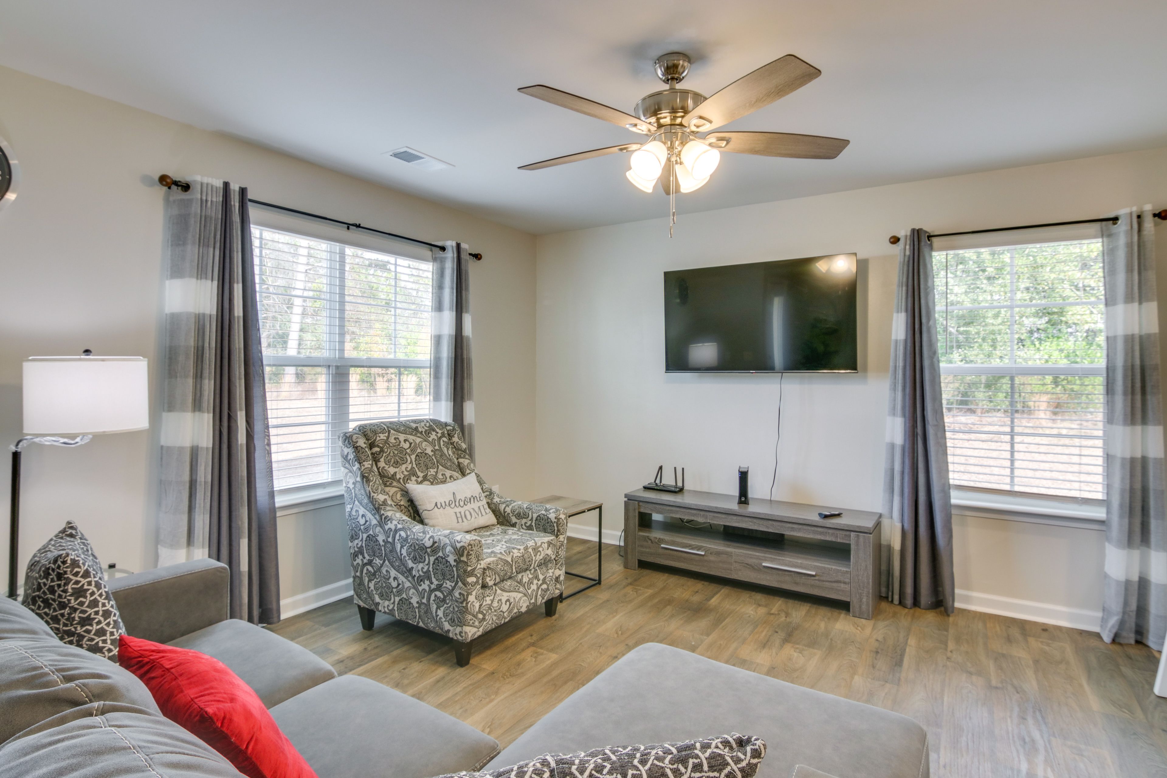 Living Room | 1st Floor | Free WiFi | Smart TV