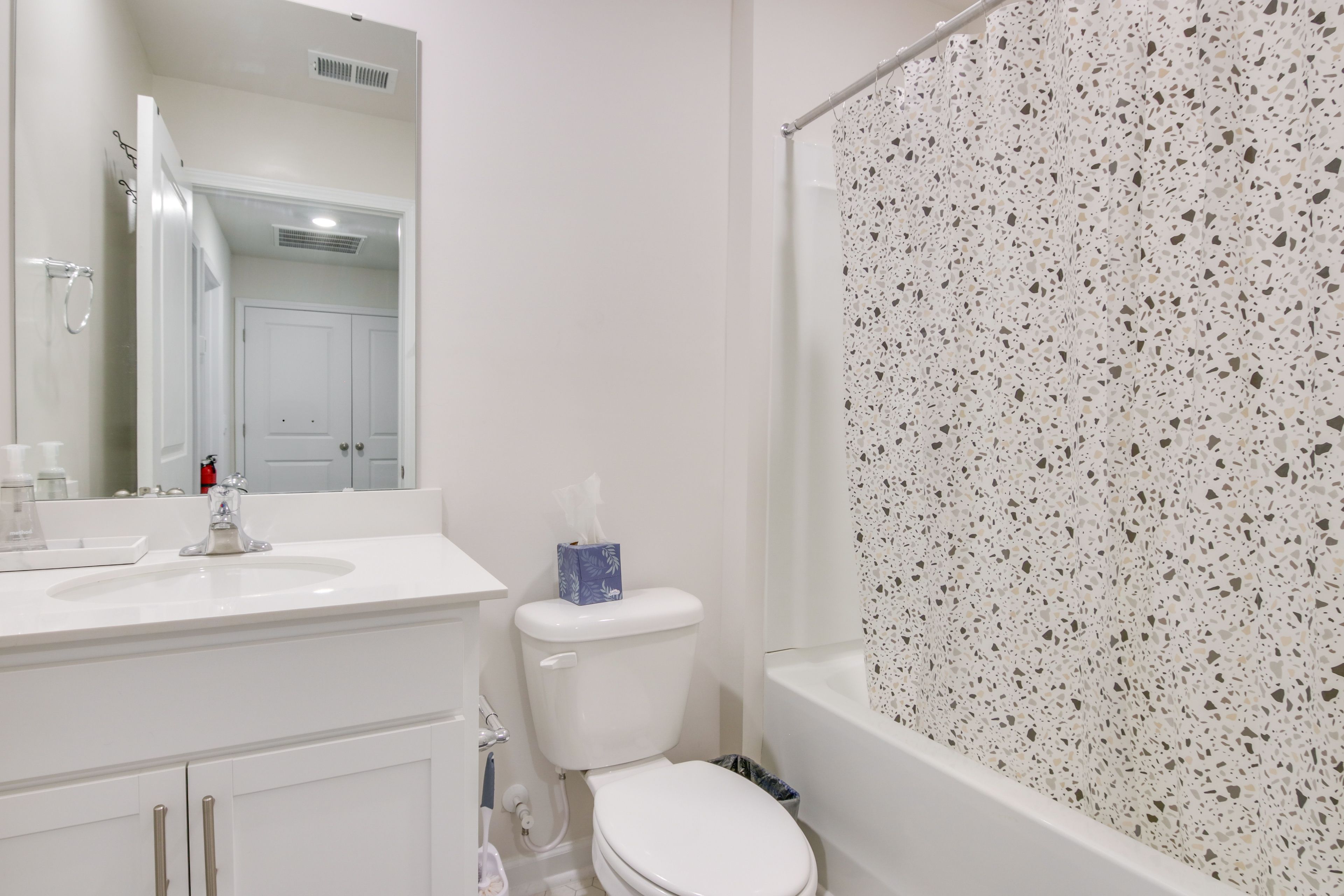 Full Bathroom | 2nd Floor