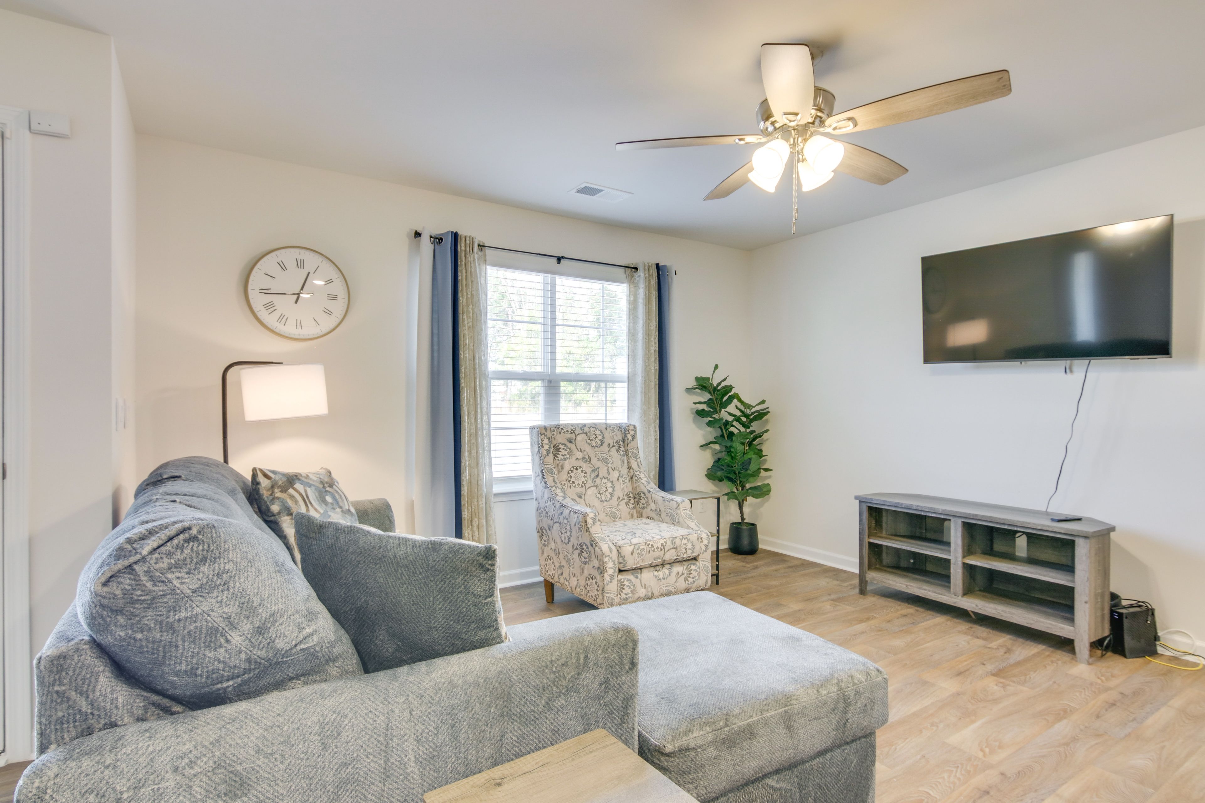 Sumter Vacation Rental | 3BR | 2.5BA | 1,400 Sq Ft | Stairs Required