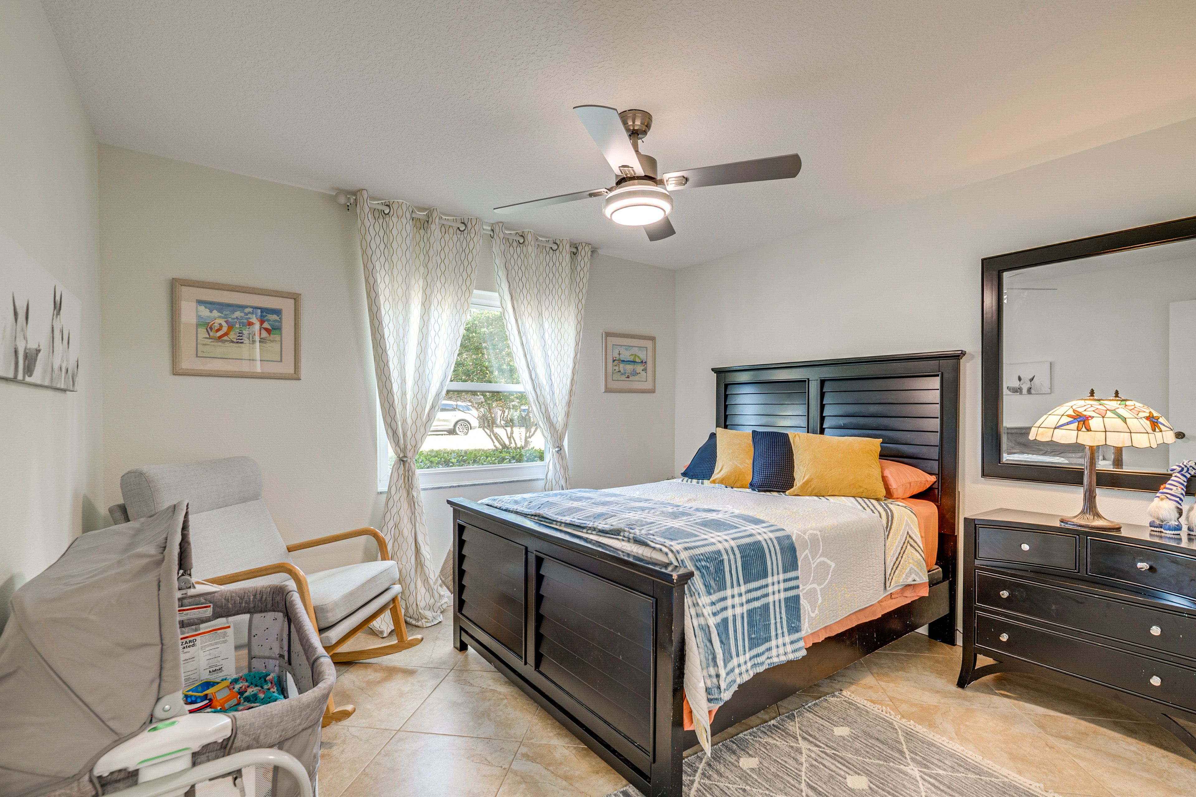 Bedroom 2 | Queen Bed