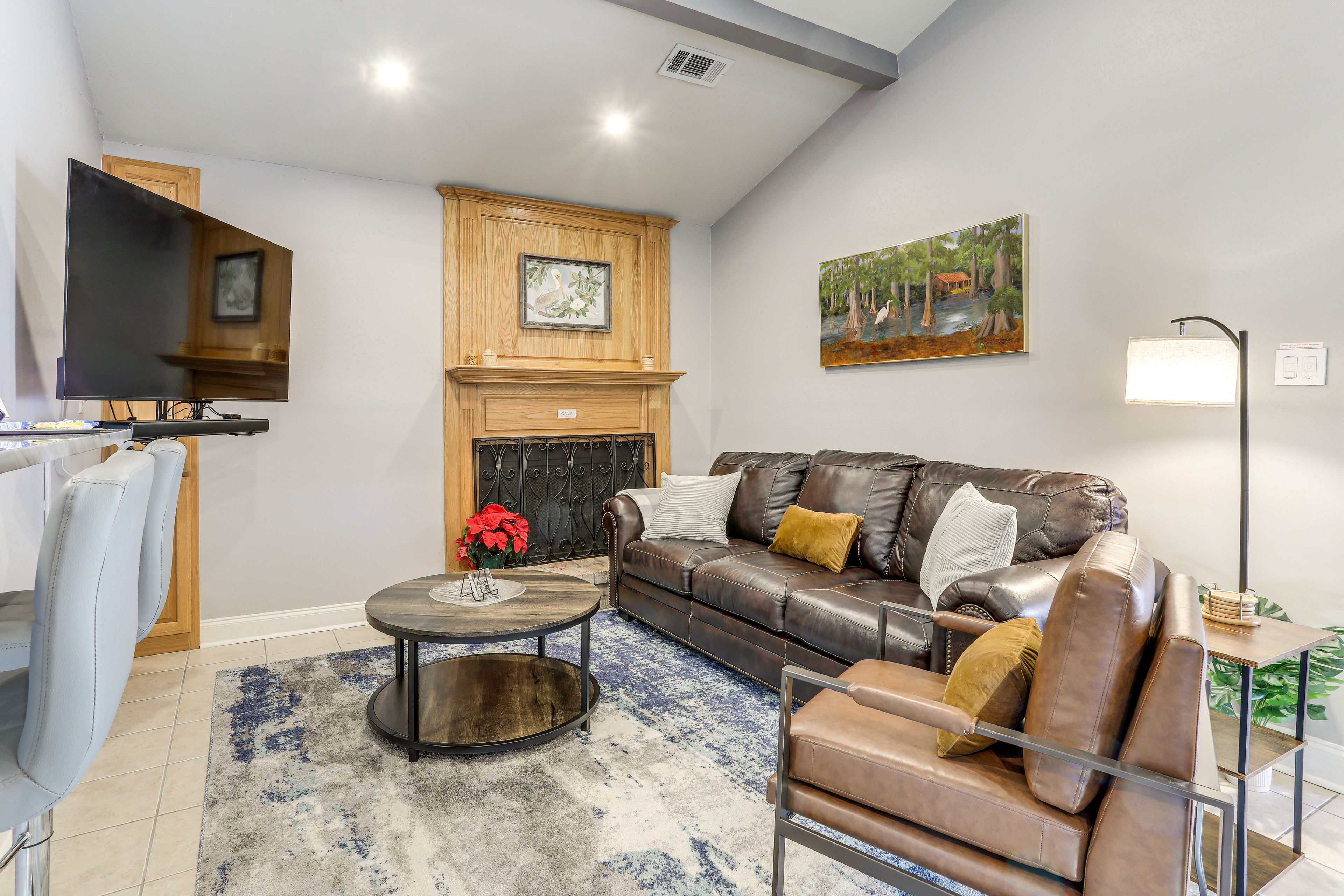 Baton Rouge Vacation Rental | 2BR | 2BA | 1 Step Required | 1,100 Sq Ft