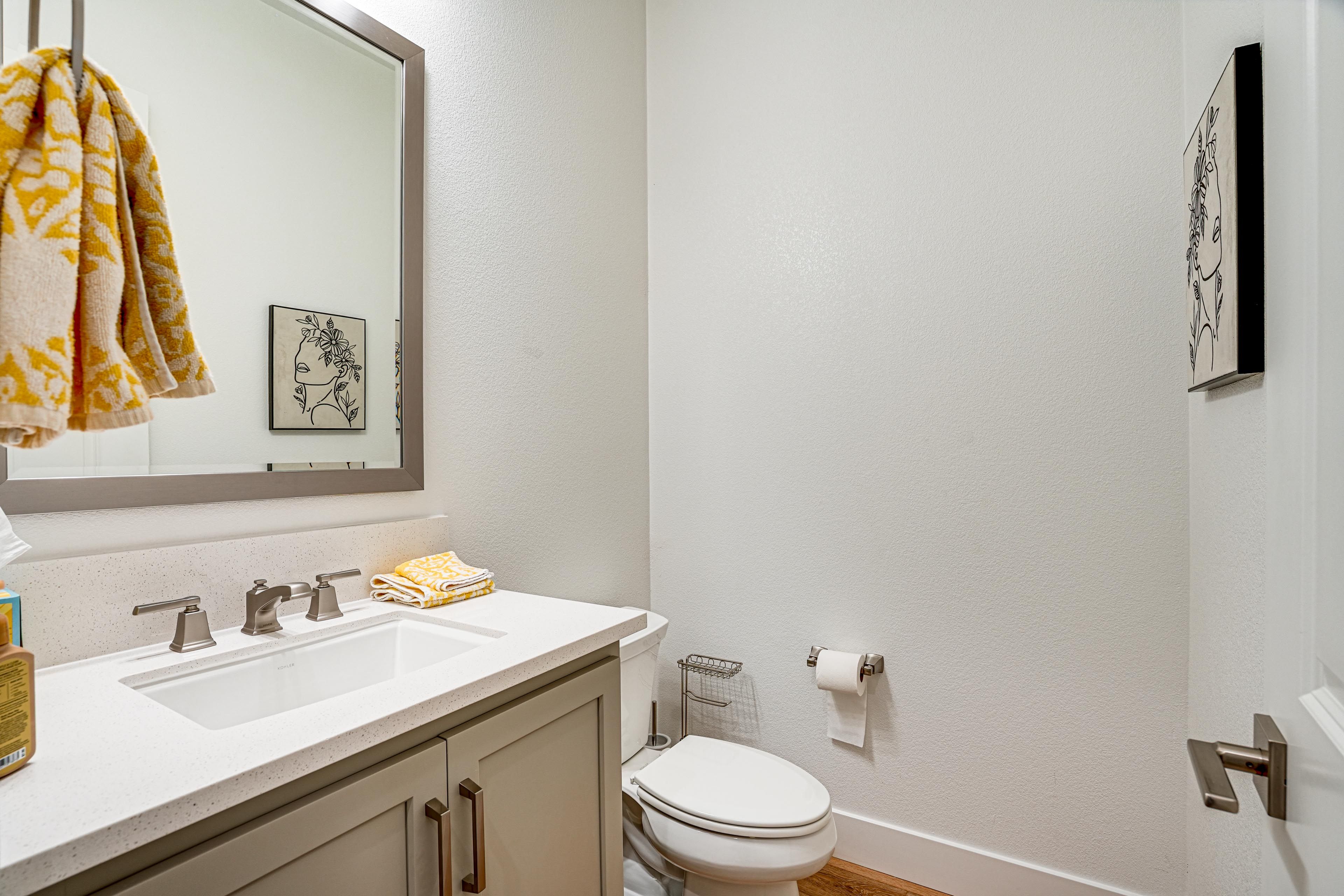 Half Bathroom | 1st Floor