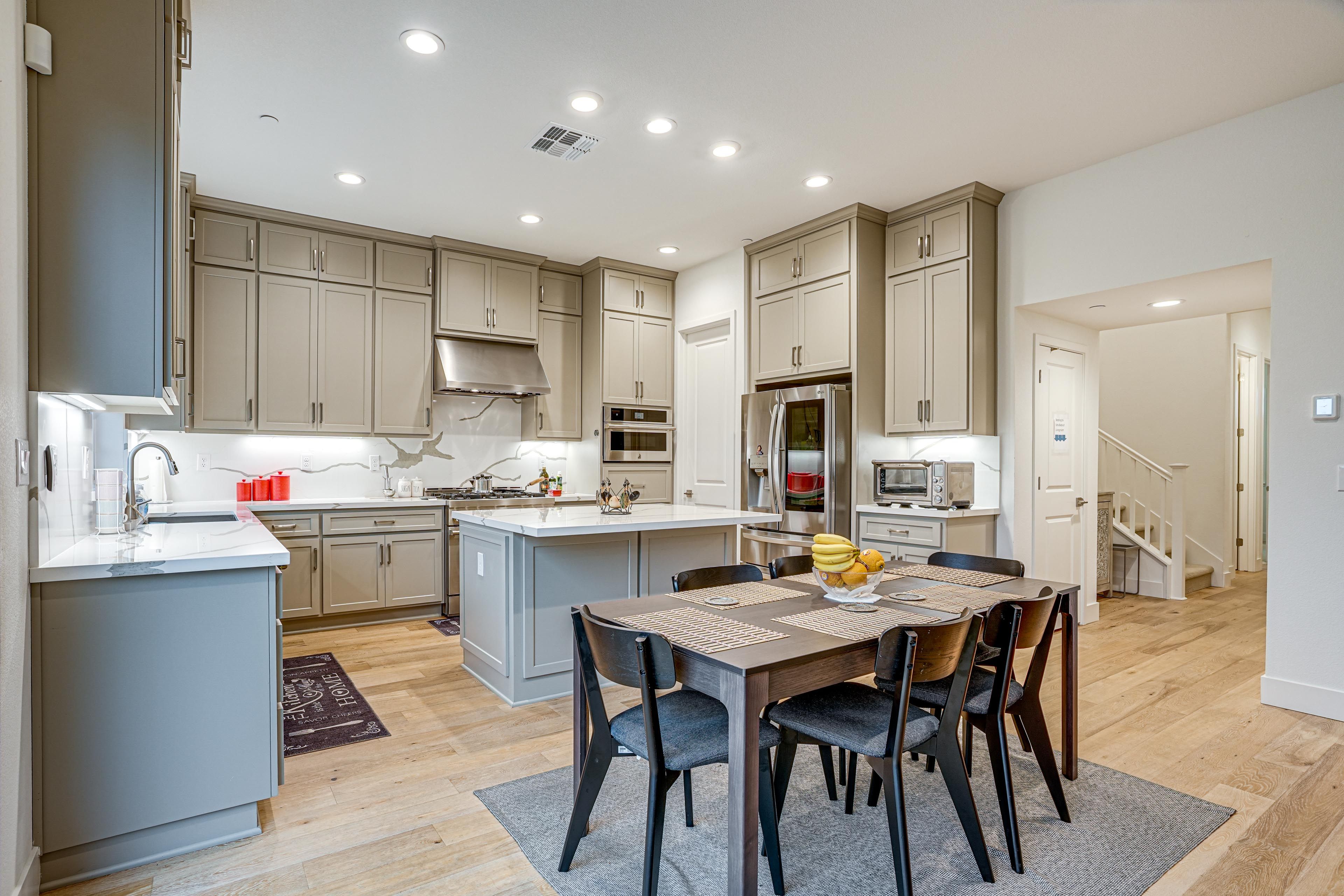 2-Story Home | Fireplace | Books/Board Games