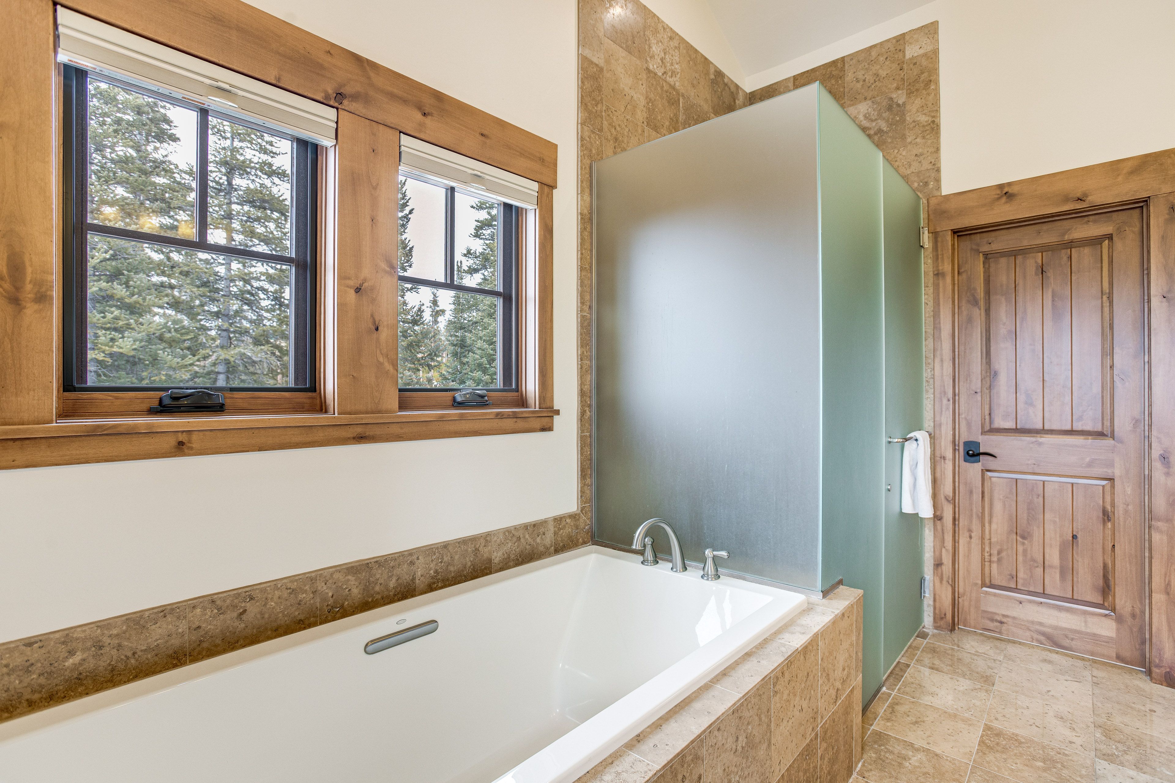 Full Bathroom | 1st Floor