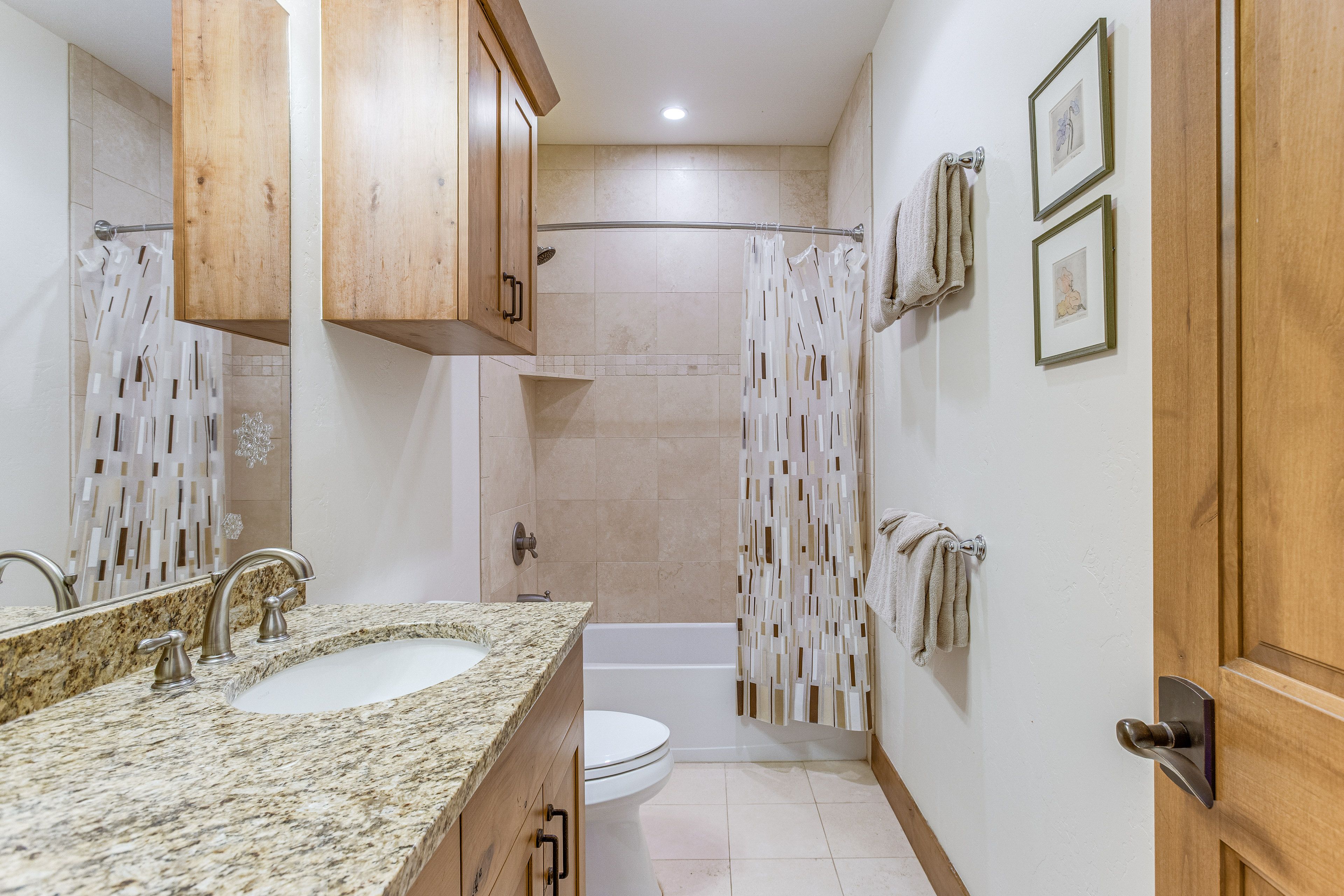 Full Bathroom | Basement Floor