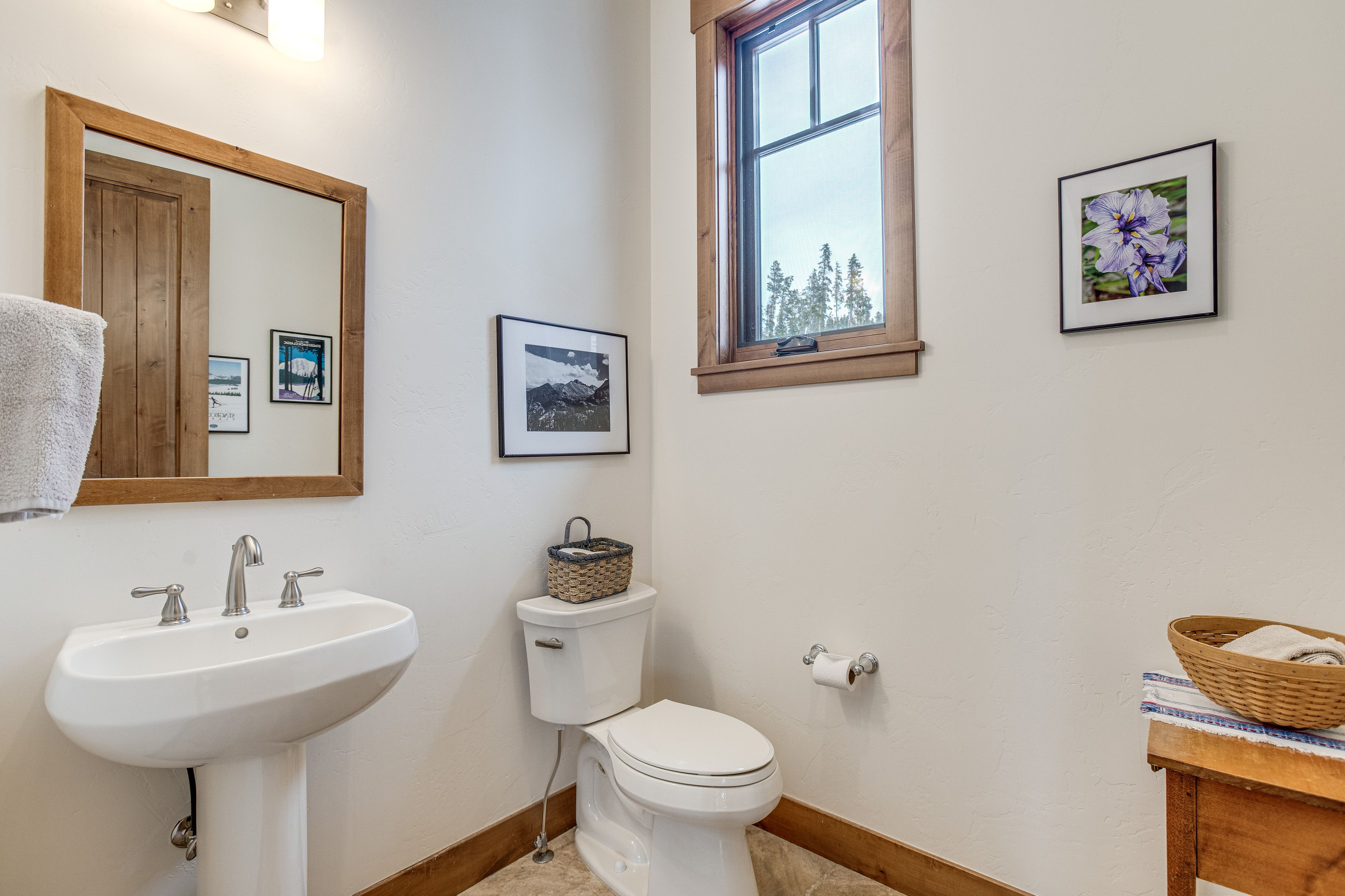 Half Bathroom | 1st Floor