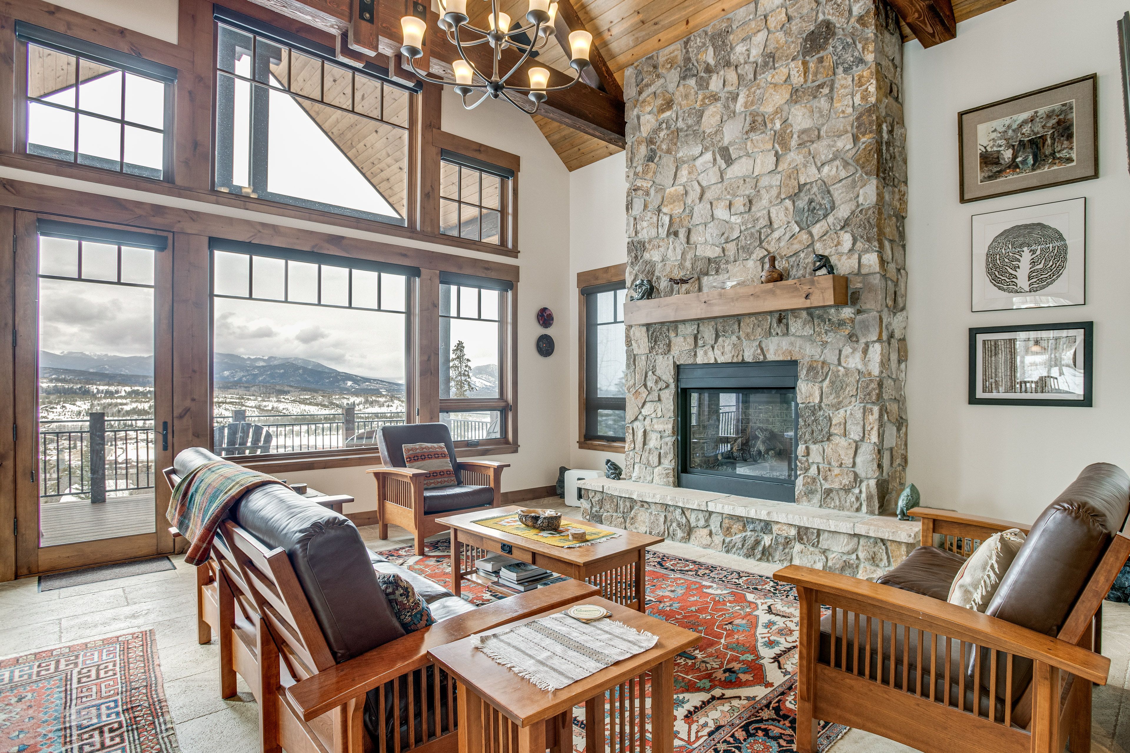 Living Room | Scenic Mountain Views
