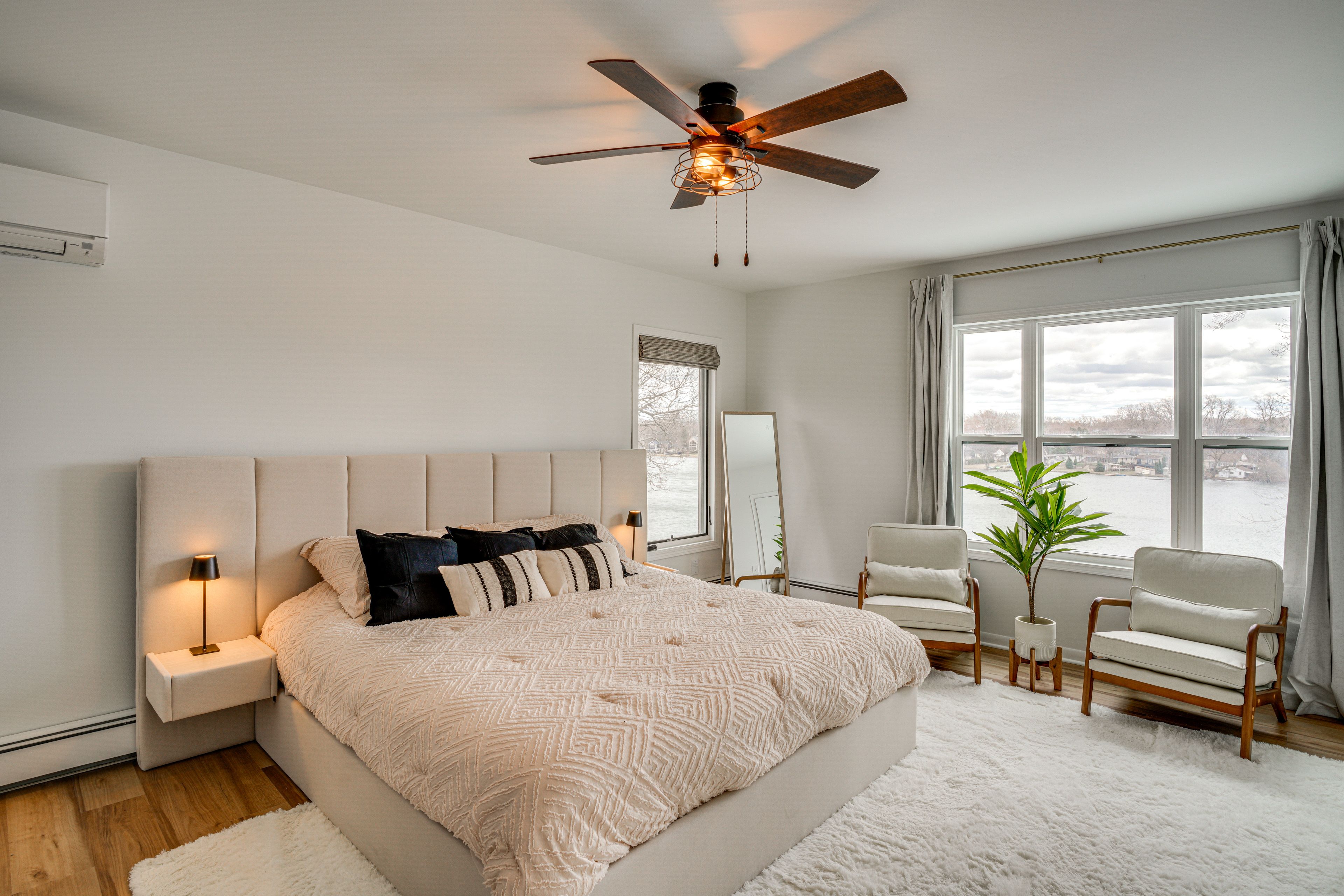 Bedroom 2 | King Bed | Upper Floor