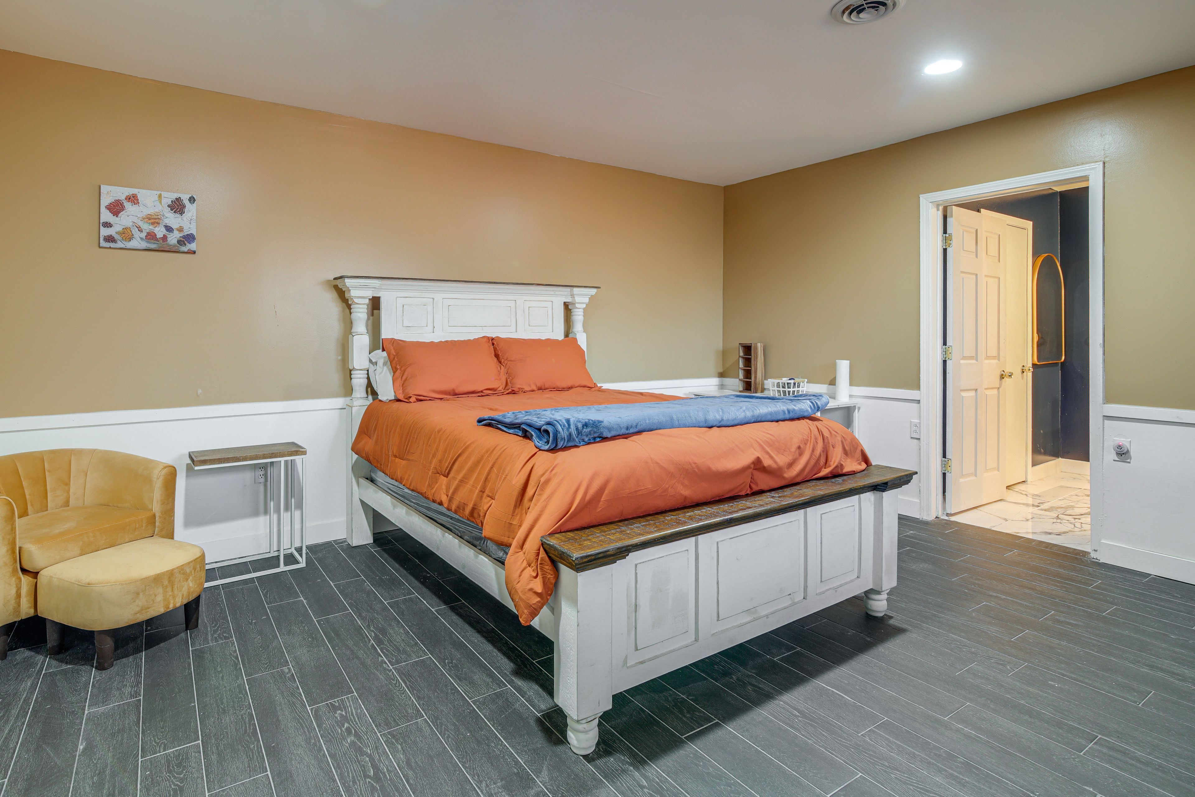 Bedroom 1 | King Bed