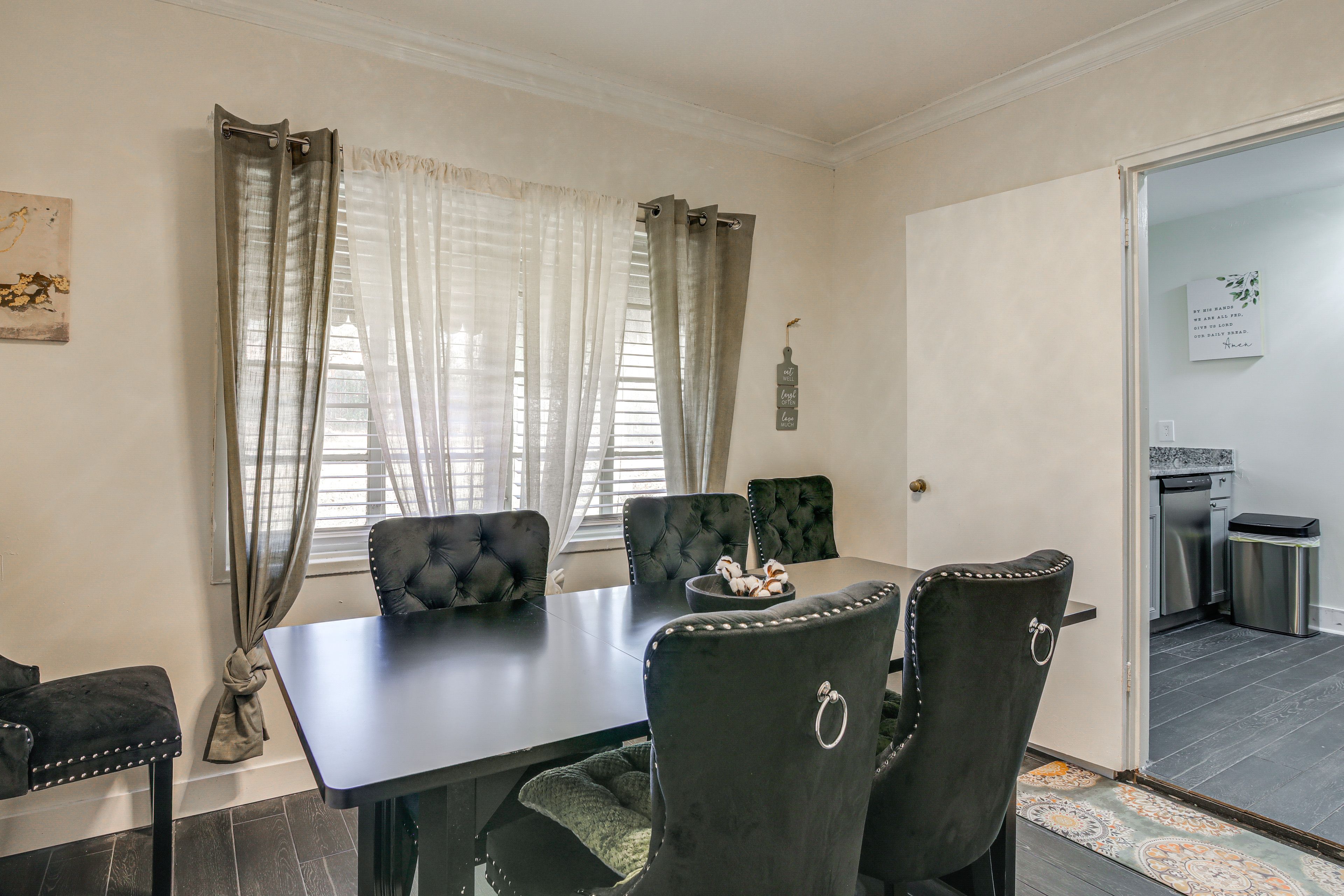 Dining Area | Dishware/Flatware