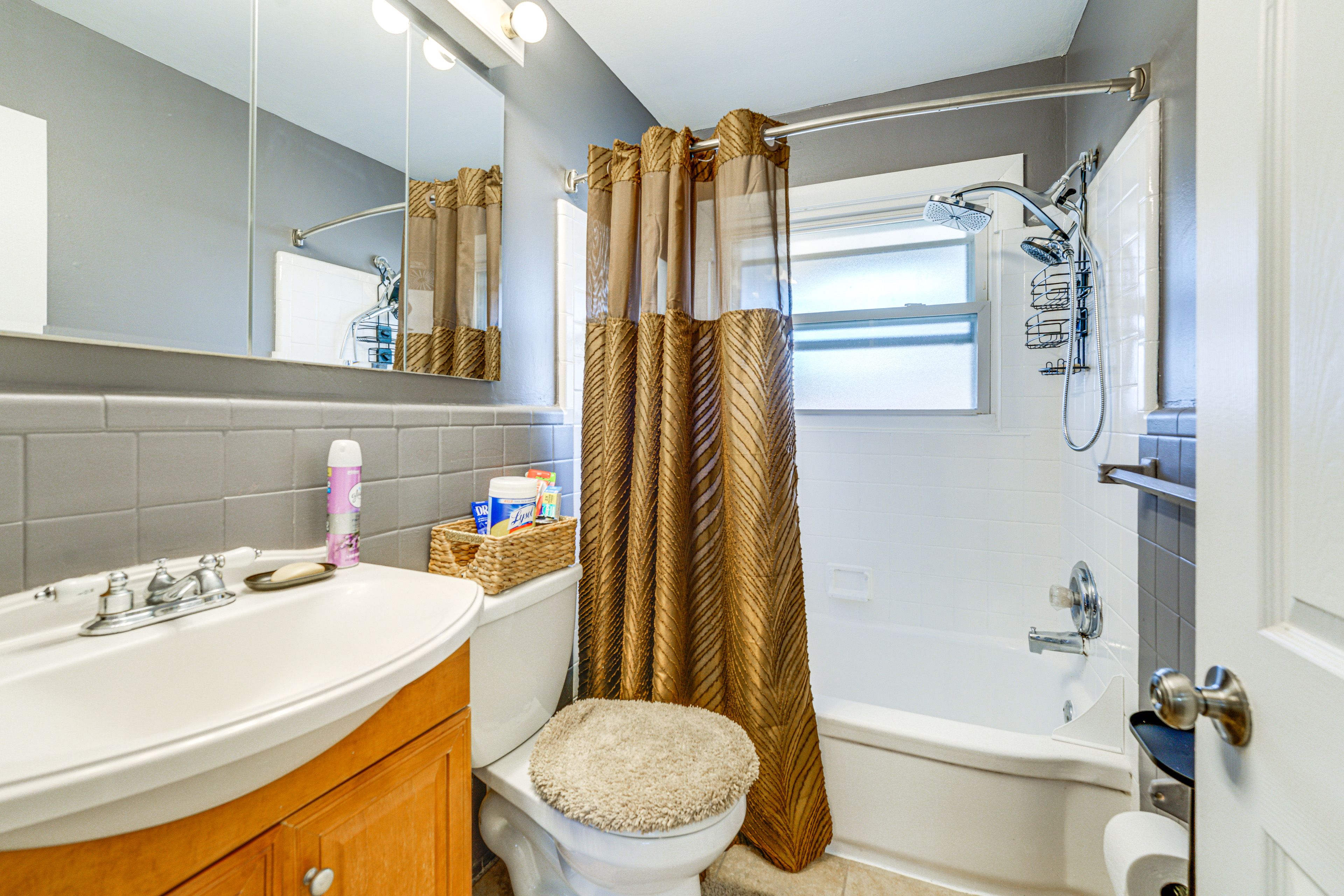 Bathroom | Towels Provided | 1st Floor