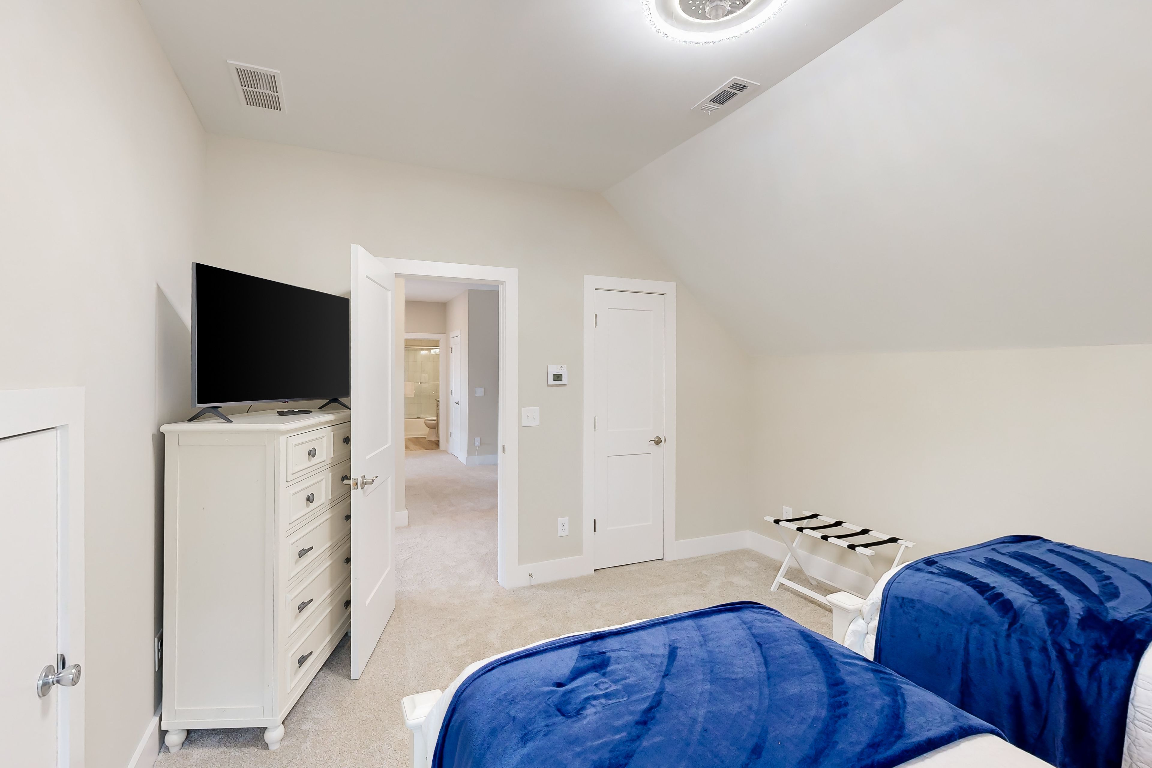 Bedroom 4 | 2 Twin Beds | Upper Level