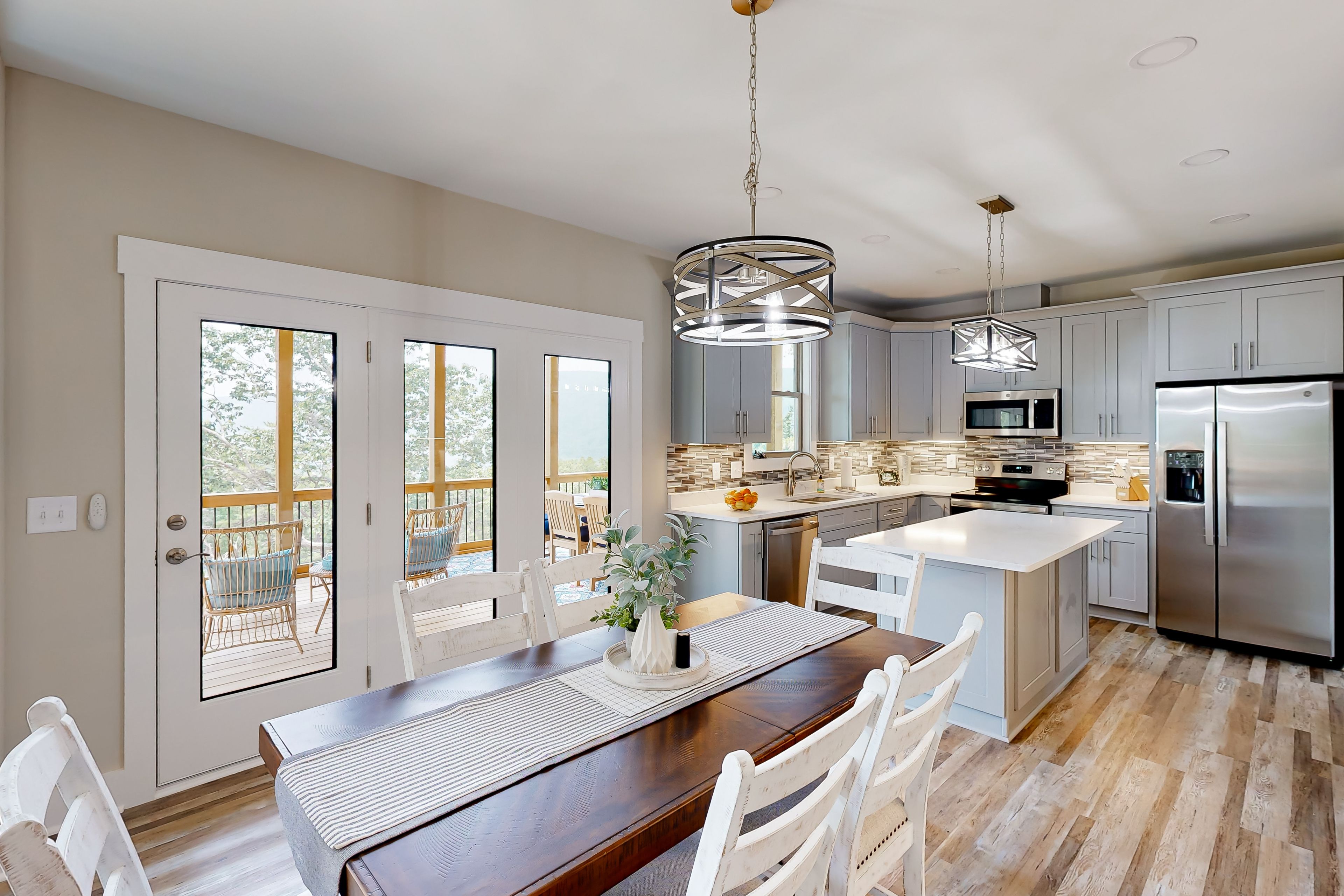 Dining Area | Main Level