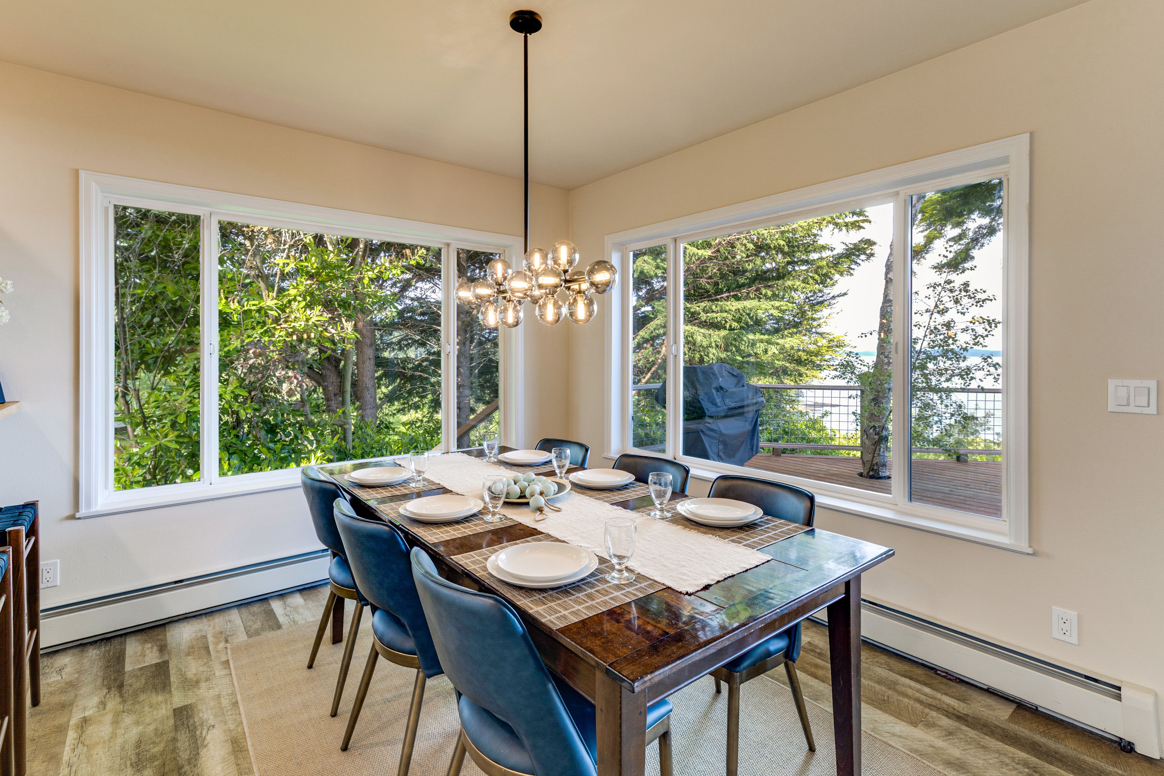 Dining Area | Dishes & Flatware Provided | 1st Floor